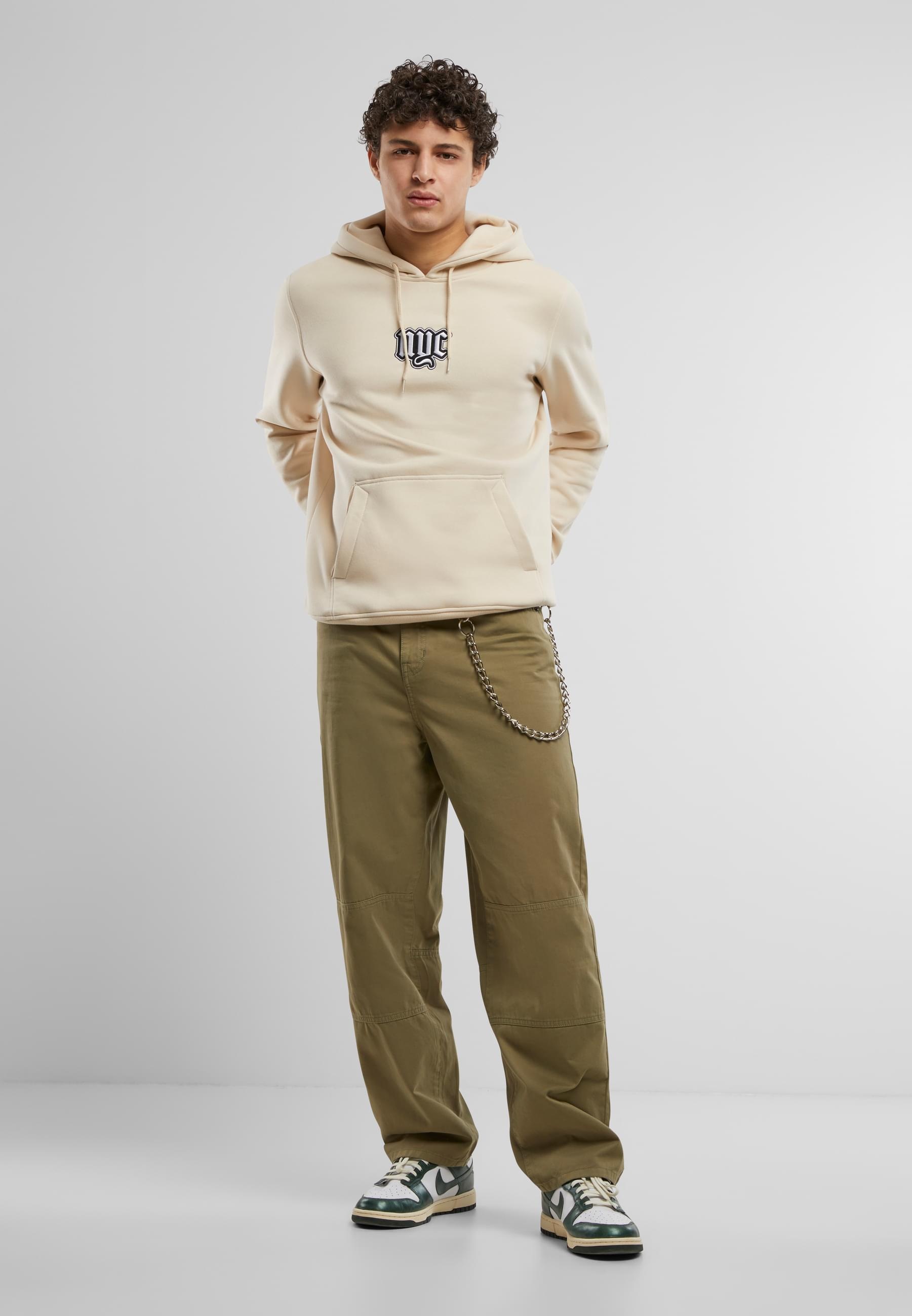 MisterTee Kapuzensweatshirt »MisterTee NYC Old English Wording Patch Hoody«, (1 tlg.)