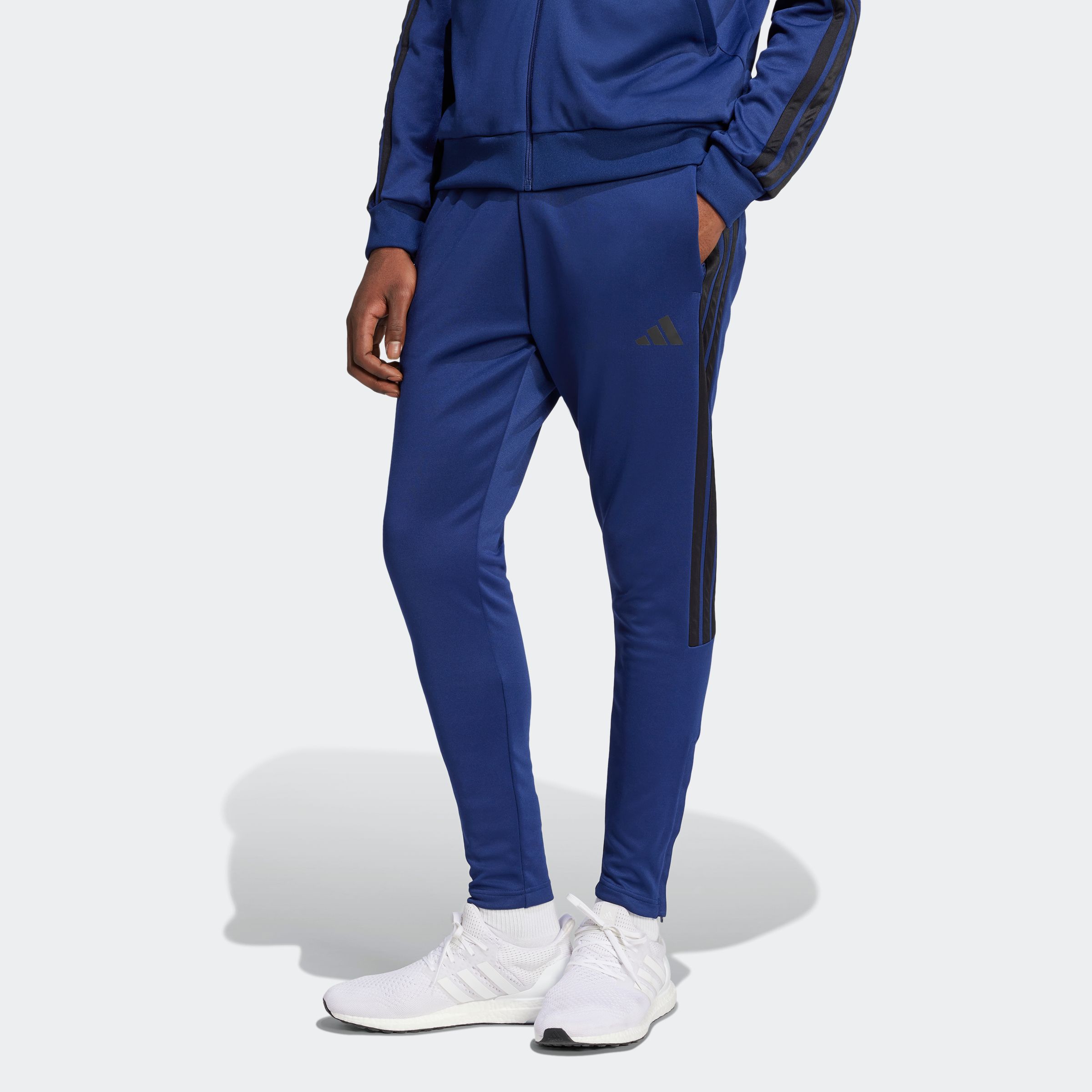 adidas Sportswear Sporthose "TIRO" mit Kordelverschluss, normal-weiter Schnitt