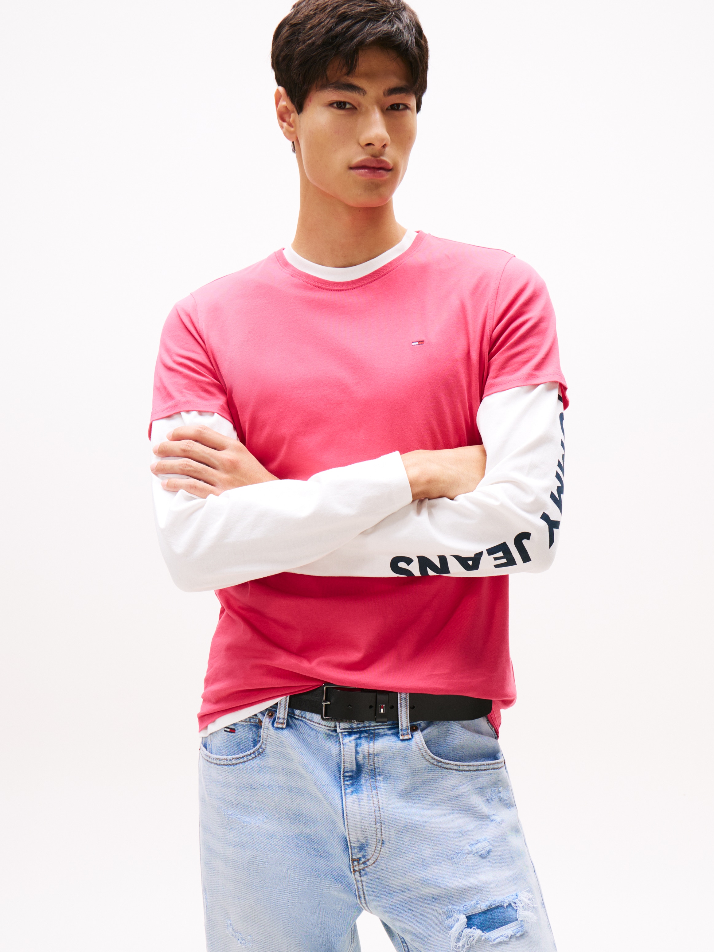 Tommy Jeans "TJM ESSENTIAL SOLID TEE" mit Rundhalsausschnitt und dezenter L günstig online kaufen