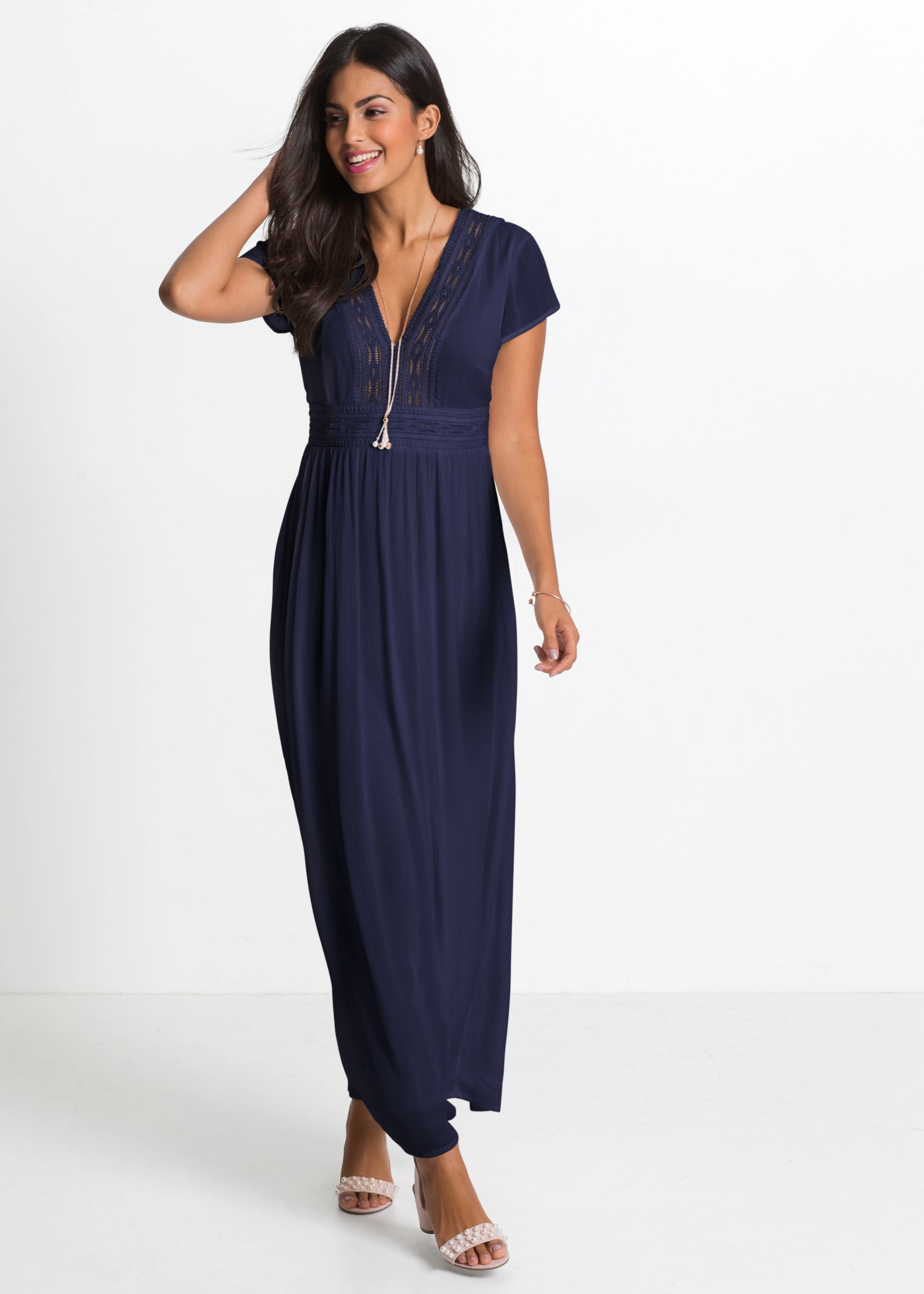 bonprix Maxikleid aus Viskose, mit gehäkelter Spitze, figurumspielende Passform