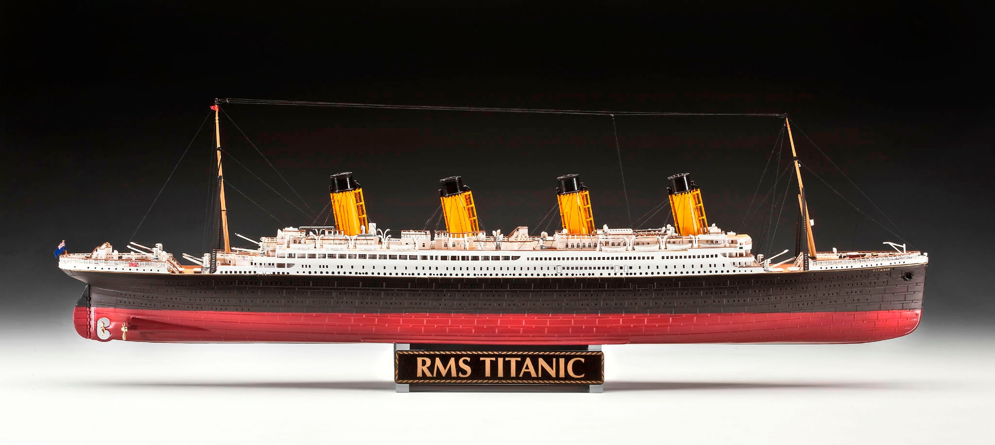 Revell® Modellbausatz »Geschenkset 100 Jahre R.M.S. Titanic«, Made in Europe