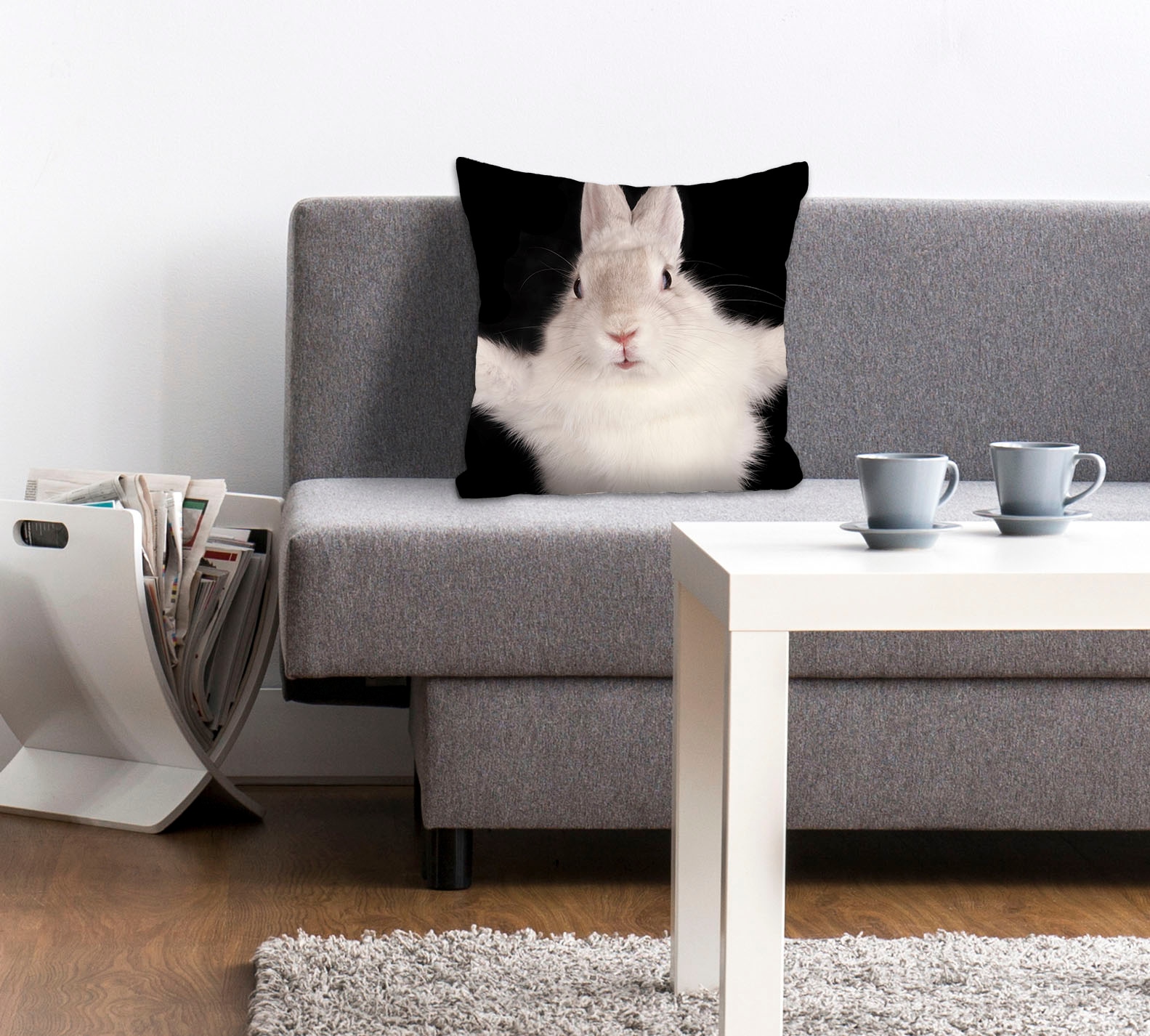 queence Dekokissen »Hugging Bunny«, Kissenhülle,Hase,Süß,Umarmen,Niedlich,Kuschelig,Fröhlich,Tiermotiv