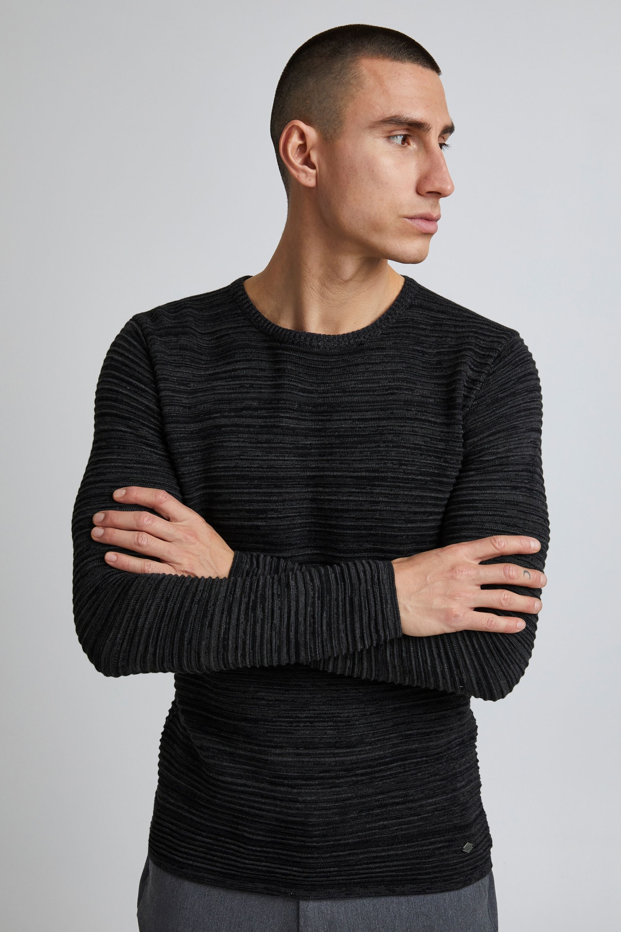 !Solid Rundhalspullover »Strickrundhalspullov SDStruan«