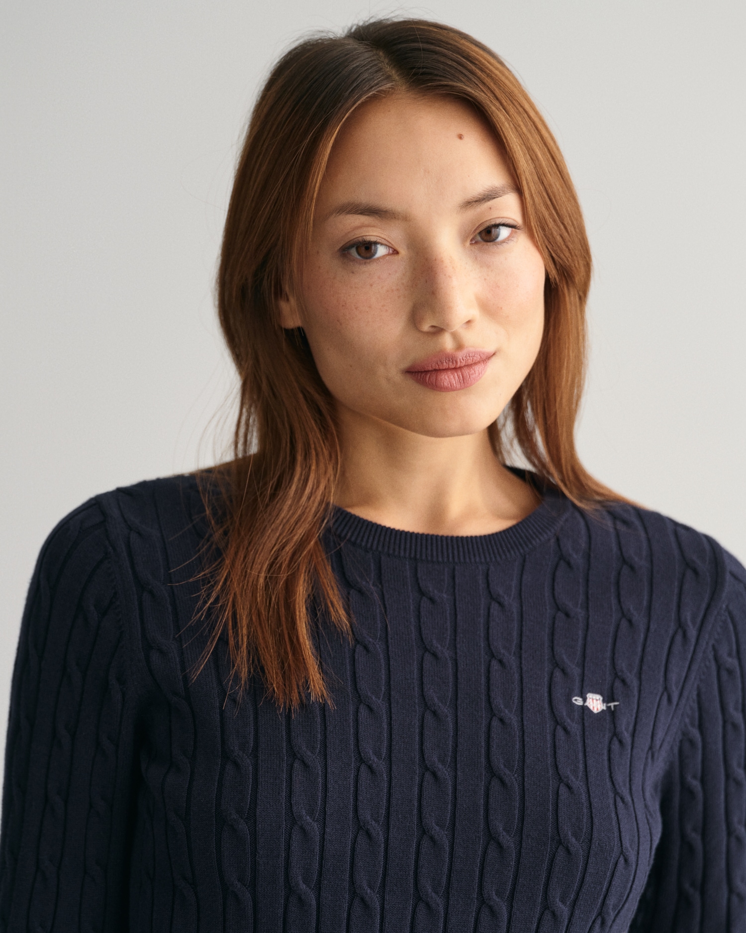 Gant Strickpullover »STRETCH COTTON CABLE C-NECK«, mit Logostickerei auf der Brust
