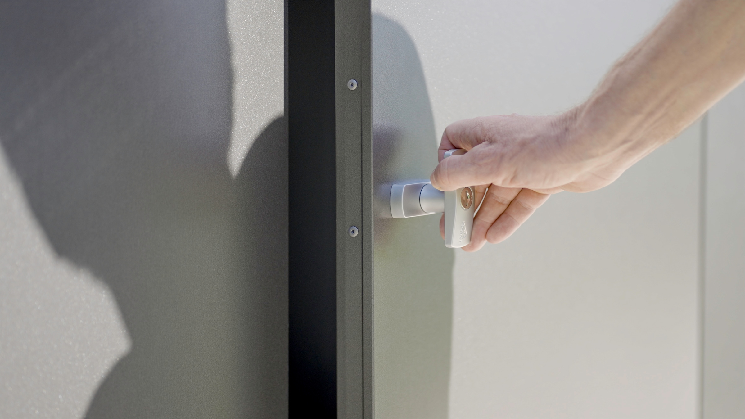 Biohort Mehrzweckschrank »Romeo Gr. L high, verschiedene Farben«, 132x87x181 cm, der ideale Terrassenschrank aus Metall