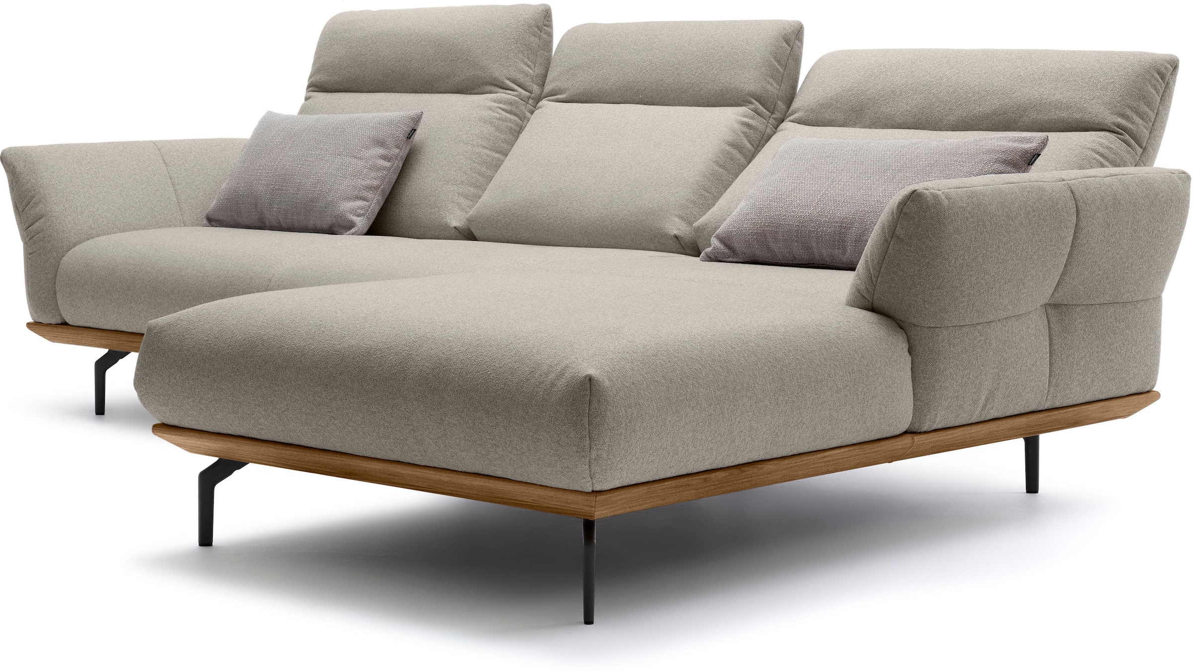 Creation BY ROLF BENZ Ecksofa »CR.460«, Sockel in Nussbaum, Winkelfüße in Umbragrau, Breite 298 cm