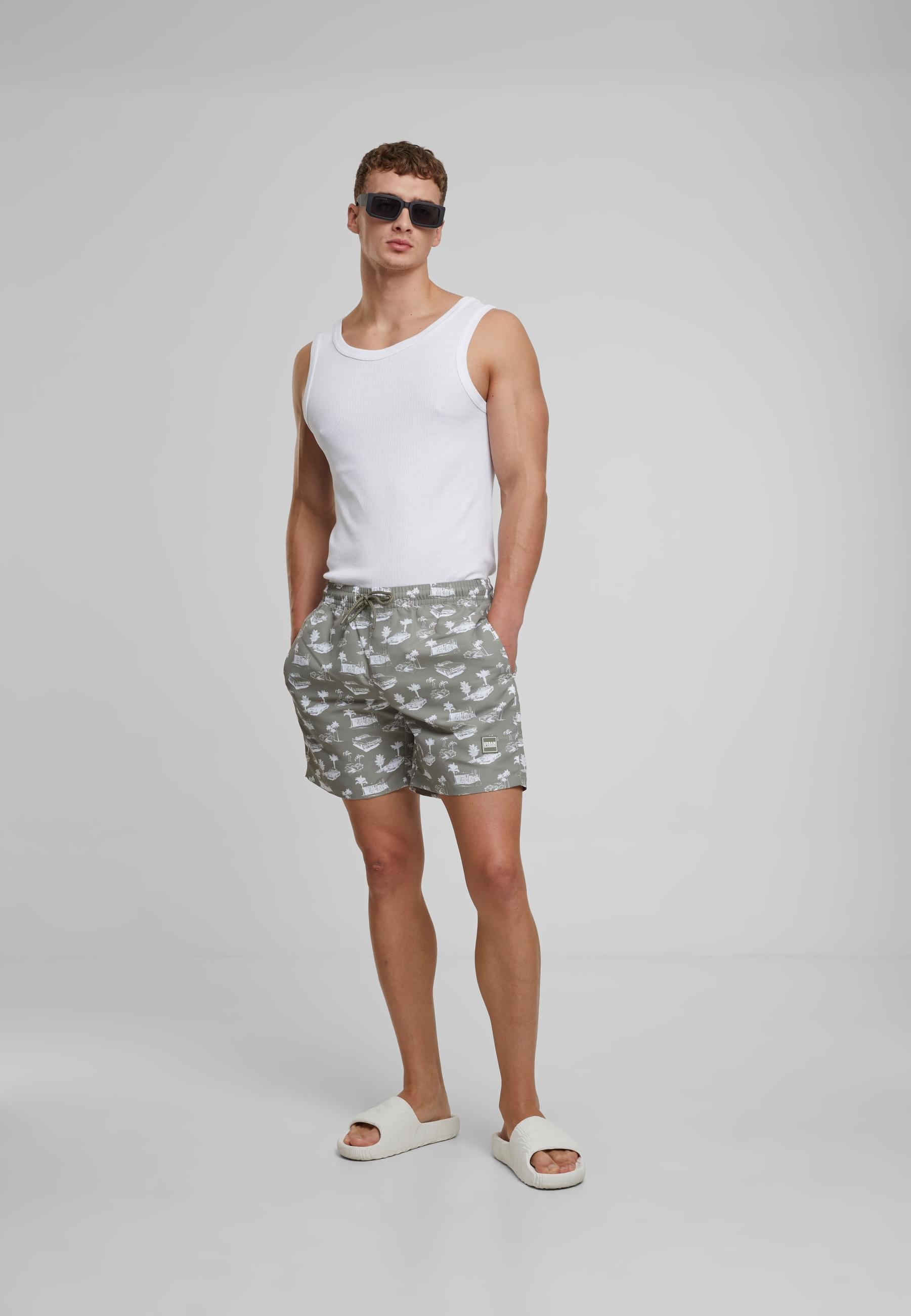 URBAN CLASSICS Badeshorts »Urban Classics Herren Pattern Swim Shorts«