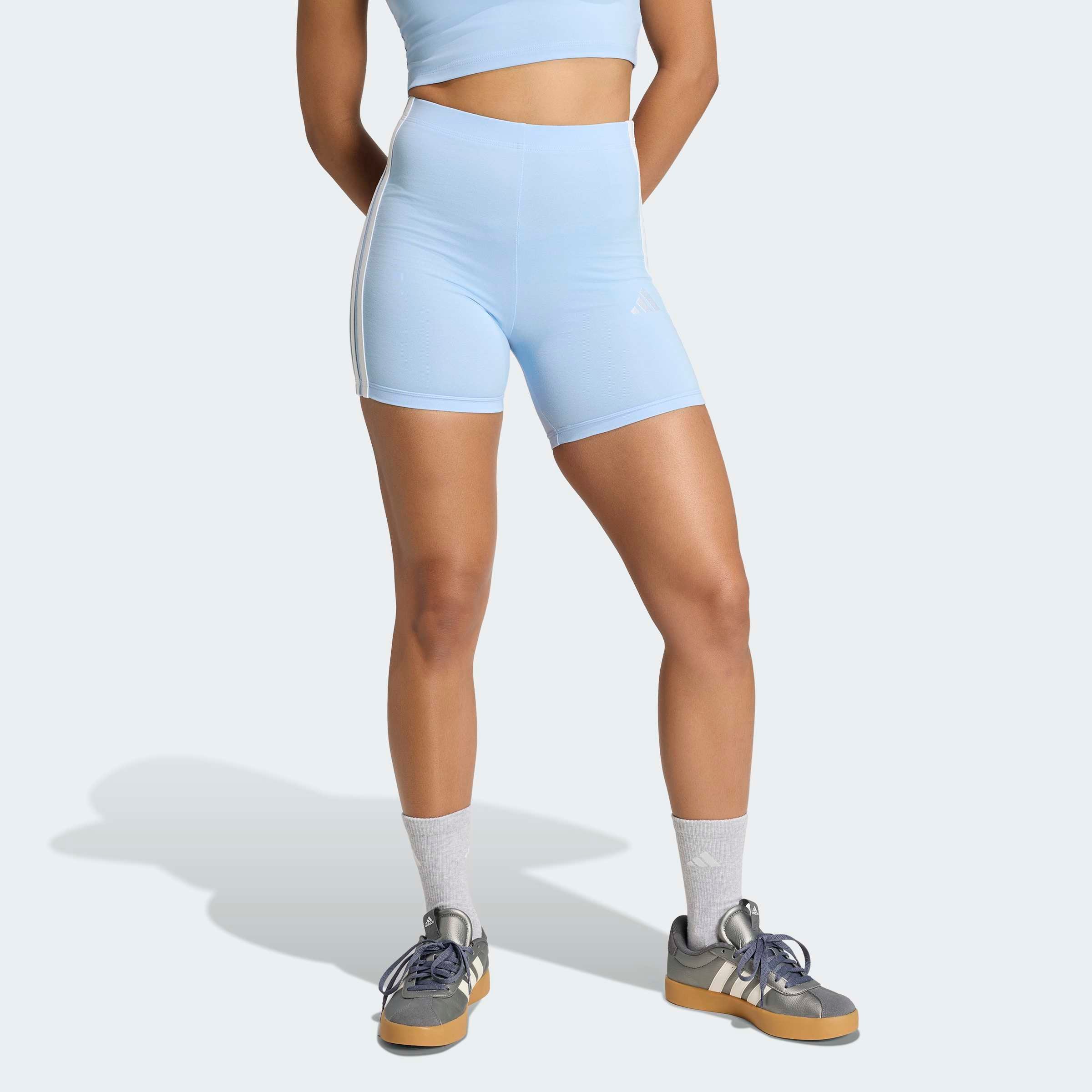 adidas Sportswear Trainingstights "ESSENTIALS 3-STREIFEN HIGH WAISTED KURZE LEGGINGS" kurze Leggings, mittelhoher Bund, flacher, elastischer Bund