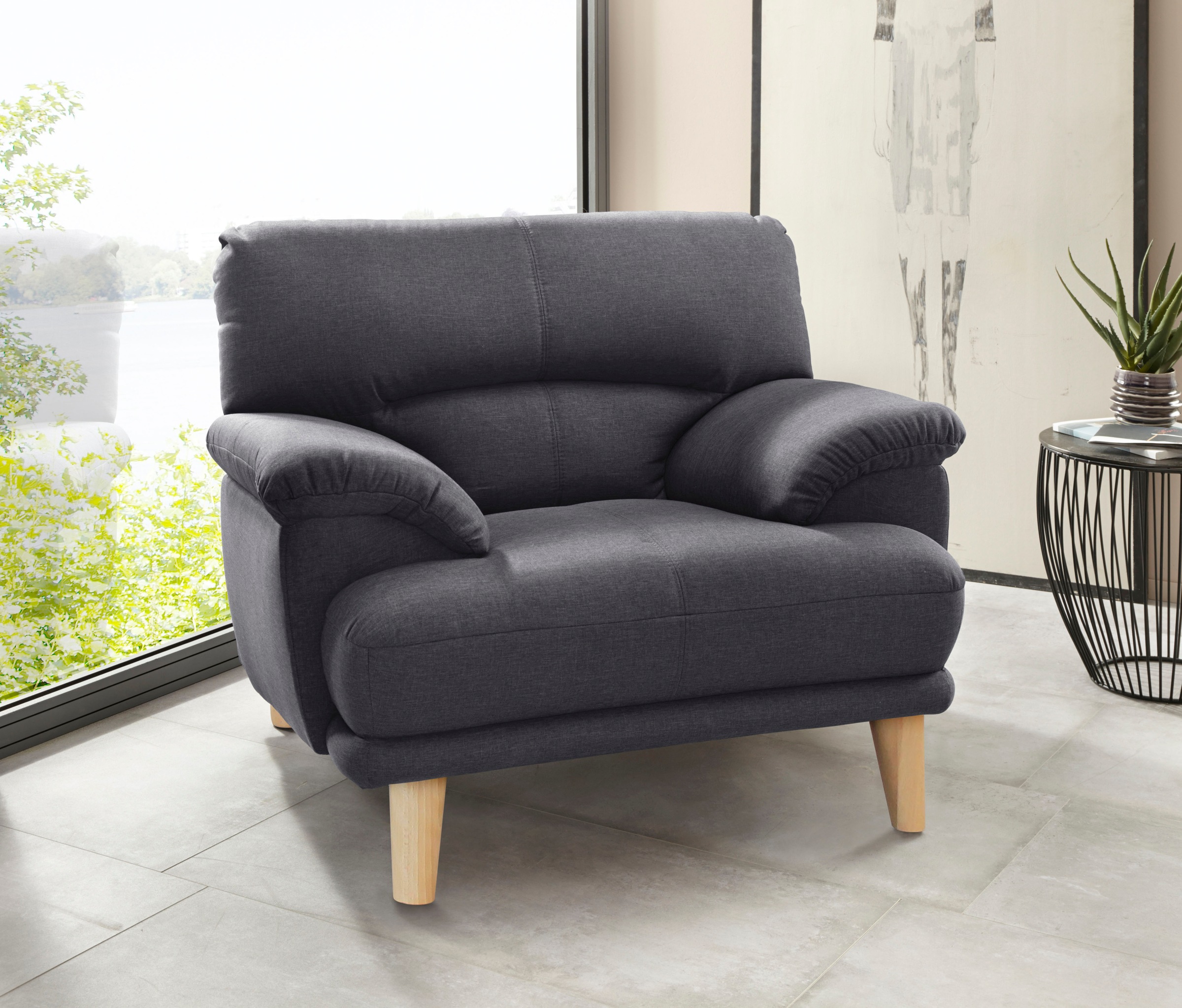 TRENDMANUFAKTUR Sessel »Cecilia, Loungesessel, italienisches Design, bequeme Armlehnen«, aufwendige Rückenverarbeitung für hohen Sitzkomfort, Holzfuß