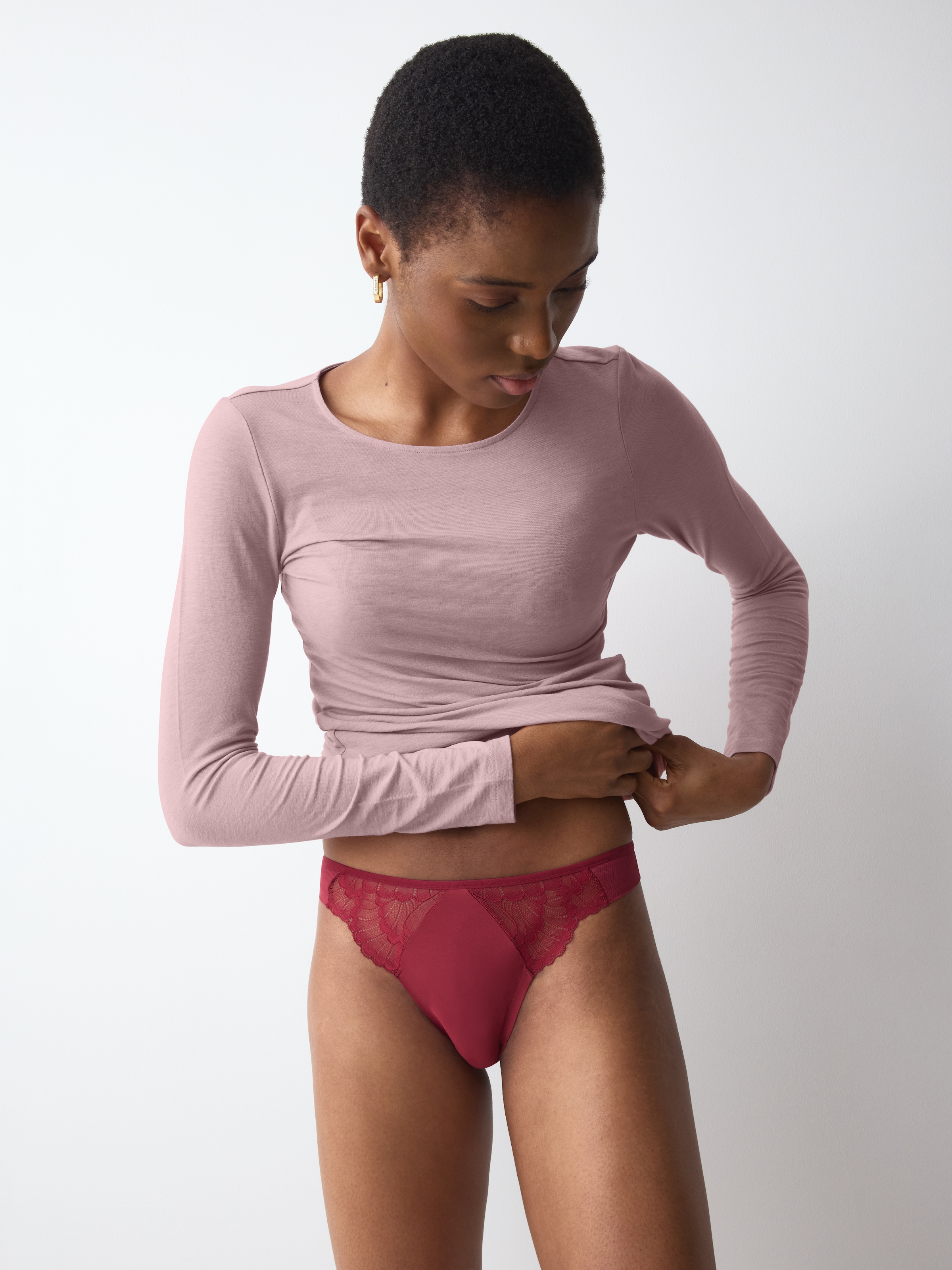 Triumph Slip "Love in Lace String" nahtlose Stretchspitze