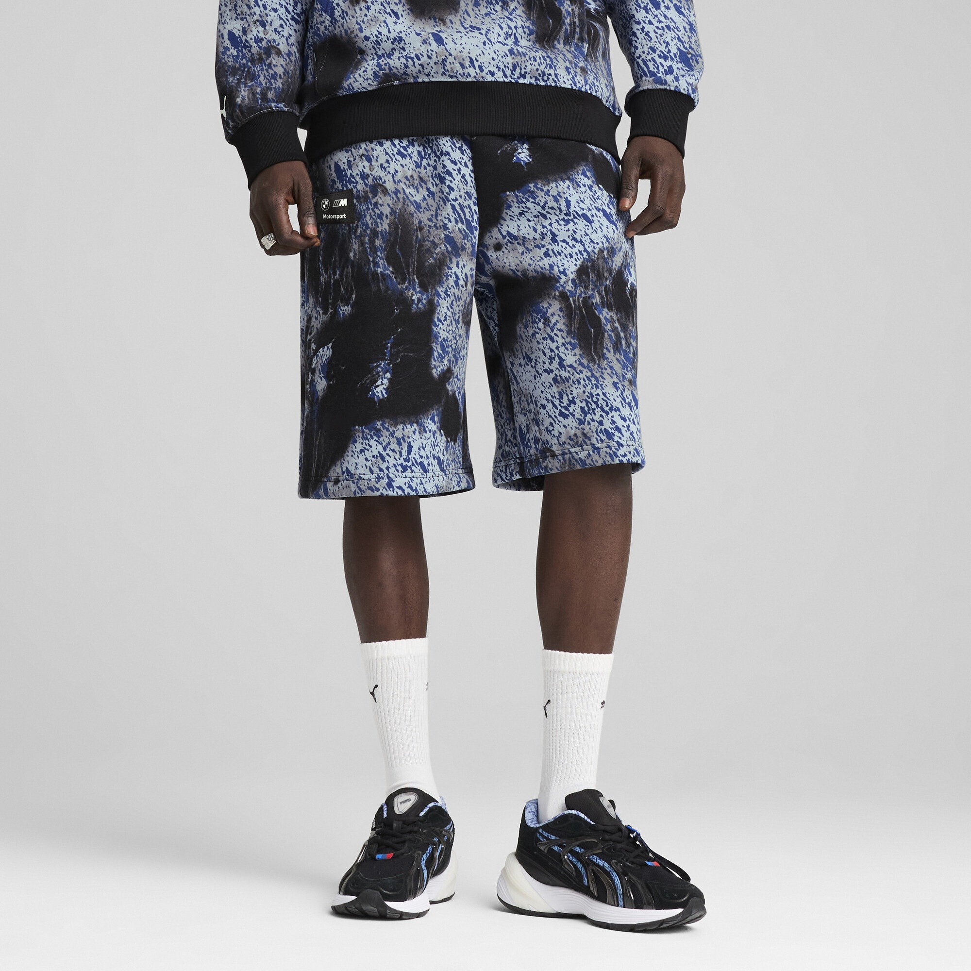 PUMA Sporthose »BMW M Motorsport Colour Splash Shorts mit Allover-Print Herren«