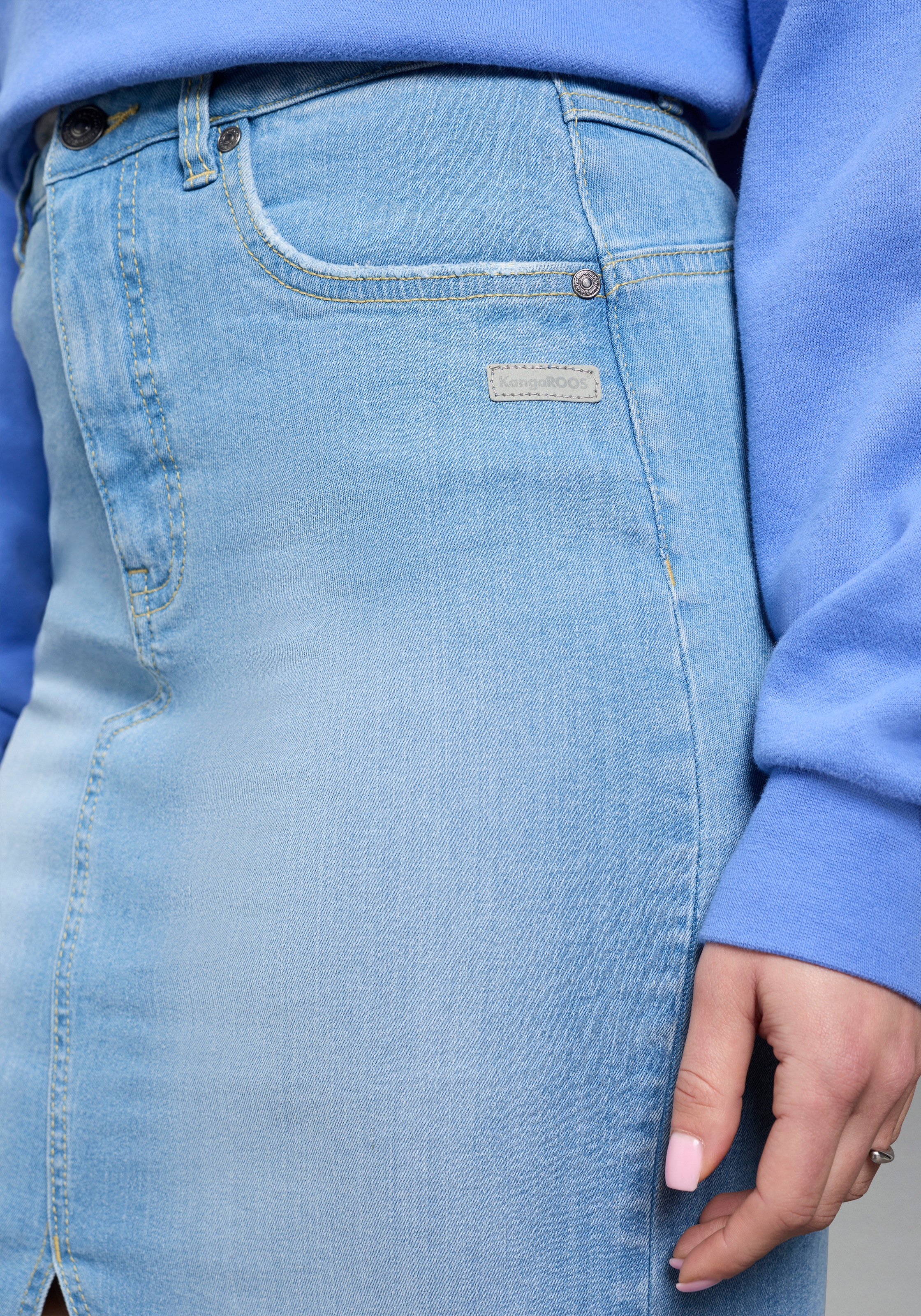 Thumbnail - KangaROOS Jeansrock in Midilänge mit Schlitz