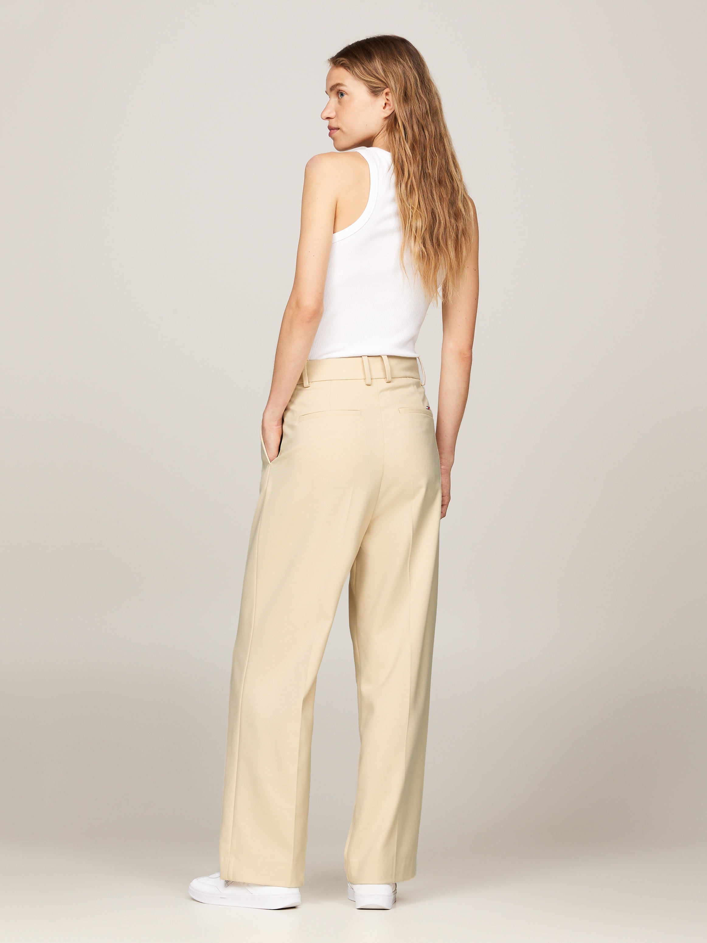 Tommy Hilfiger Webhose »MD CORE RELAXED STRAIGHT PANT«  mit Logostickerei auf der Rückseite