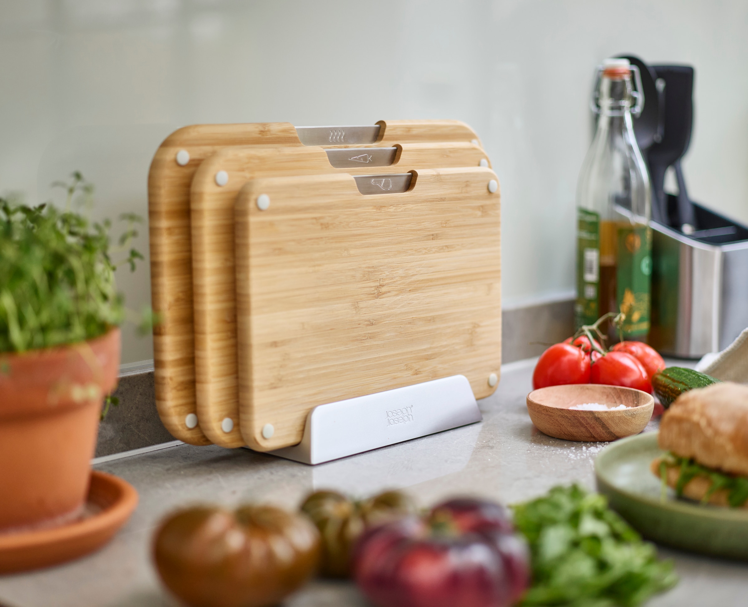 Joseph Joseph Schneidebrett »Nest Boards Bamboo 3-teiliges Schneidebrett-Set« mit Symbolen um Kreukontamination zu vermeiden