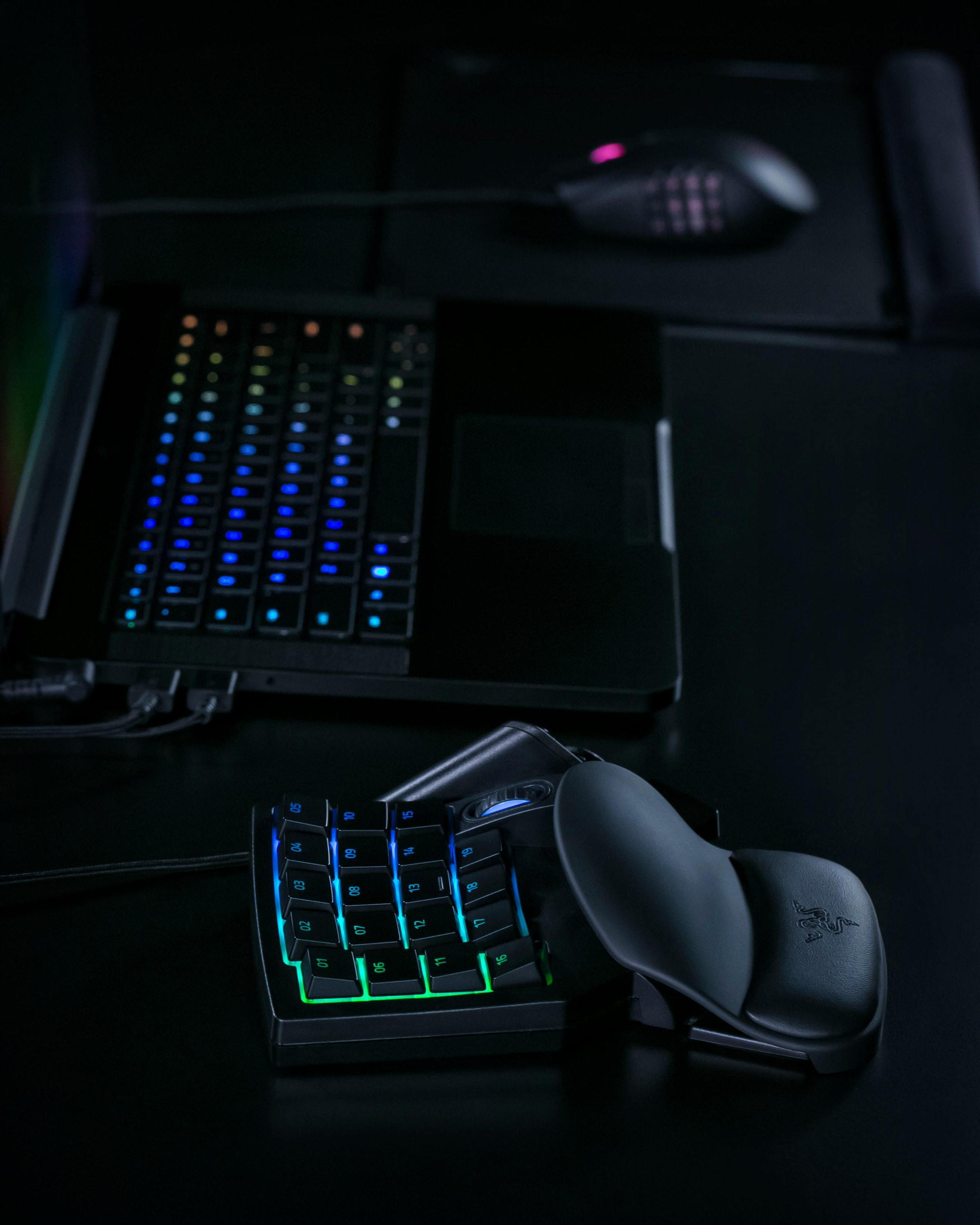 RAZER Gaming-Tastatur »Tartarus V2«, (ergonomische Form-Handgelenkauflage)