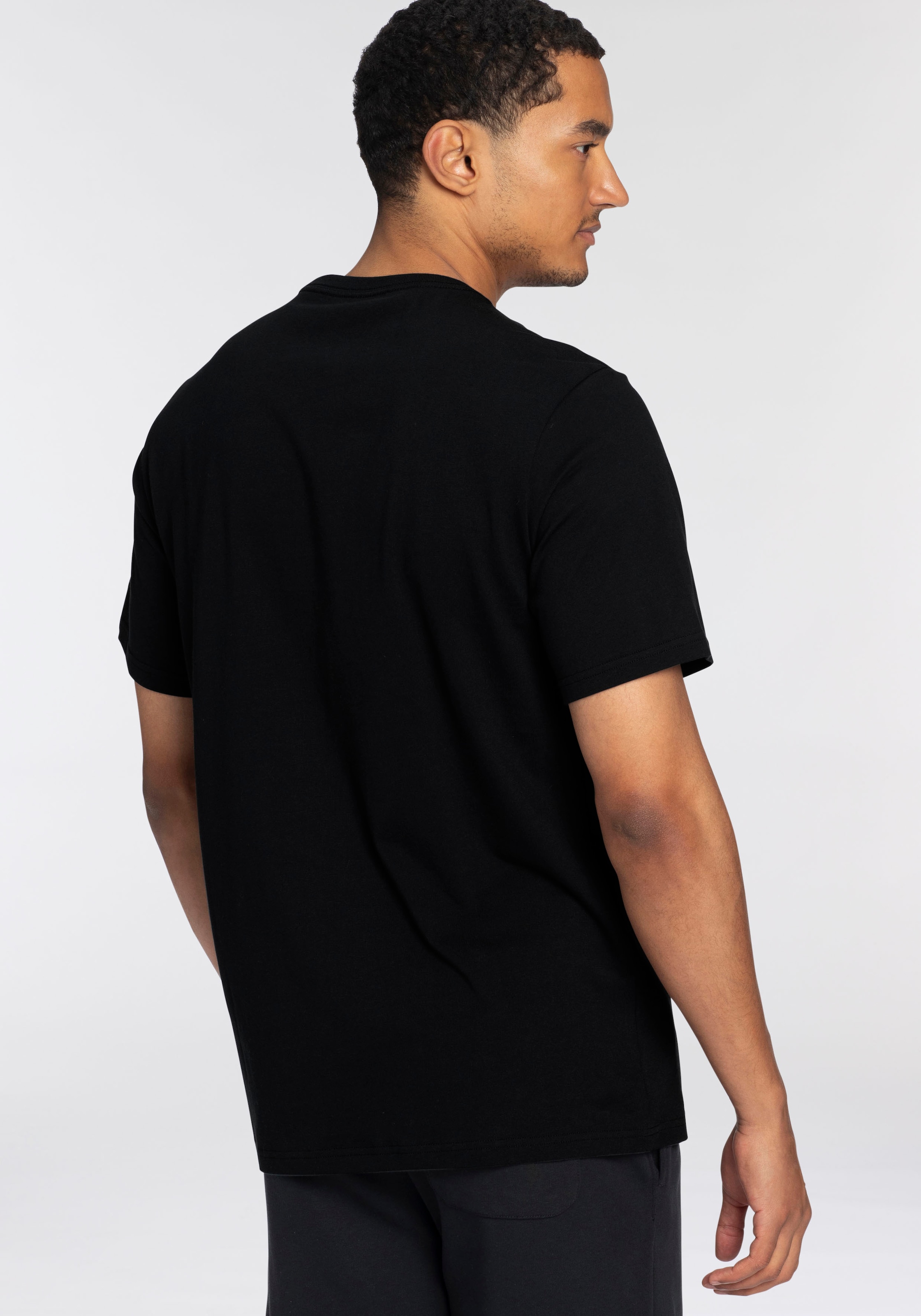 Converse T-Shirt »CORE CHUCK PATCH TEE« sportliche Passform, Kurzarm, für Alltag, aus Baumwolle