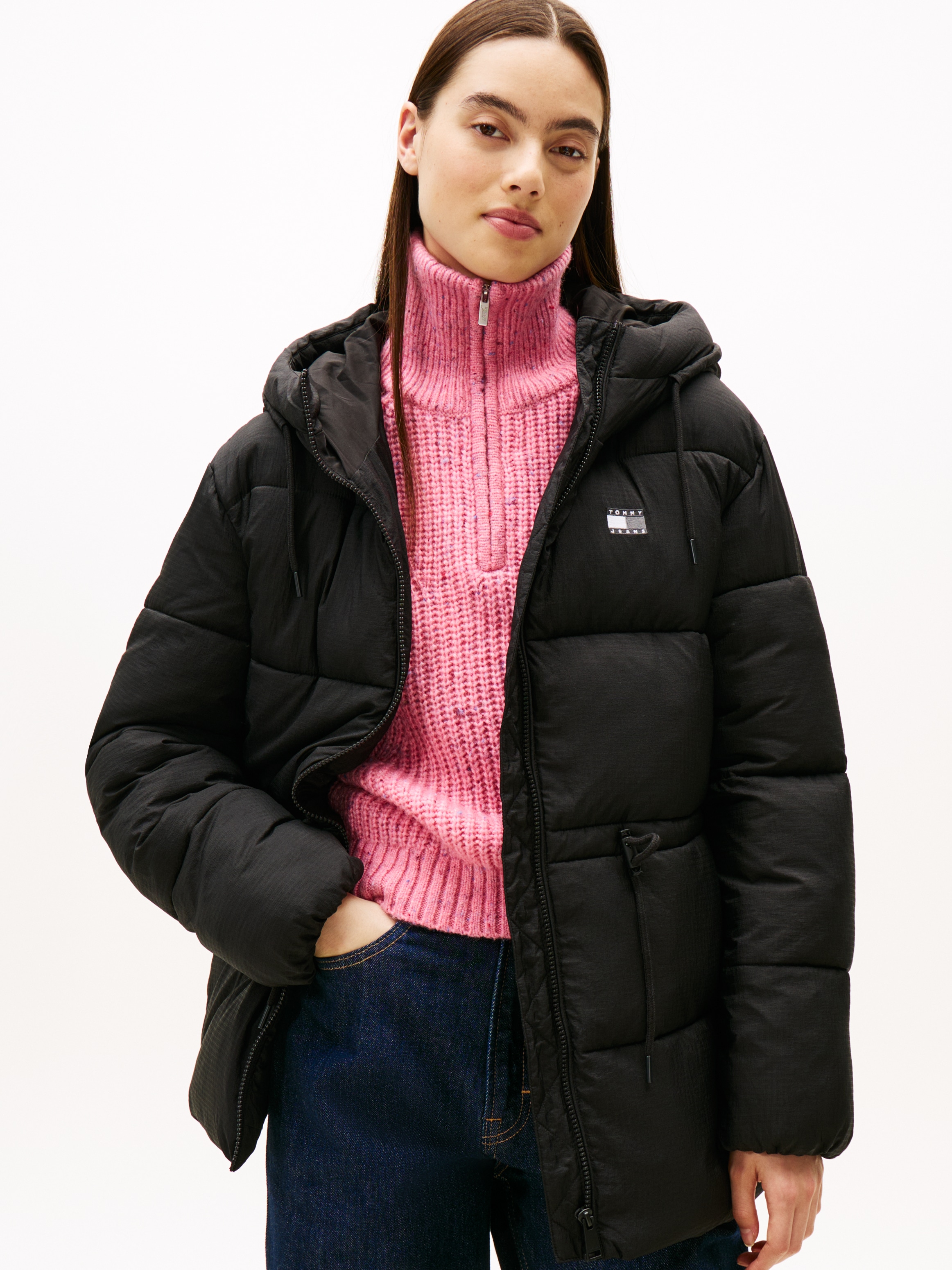 Tommy Jeans Steppjacke "TJW HOODED MIDI PUFFER JACKET" mit Kapuze Kunstfaser