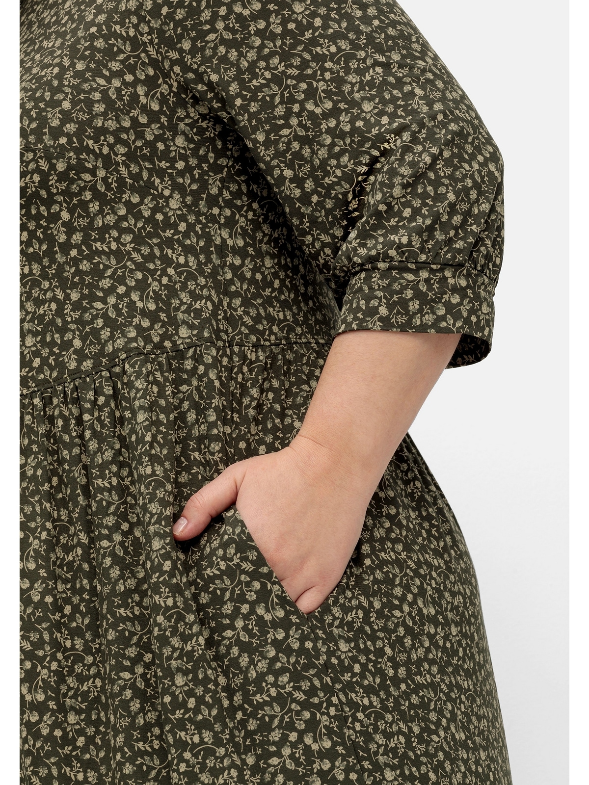 Sheego Jerseykleid »Große Größen«, im Millefleursprint, mit Stufenvolant