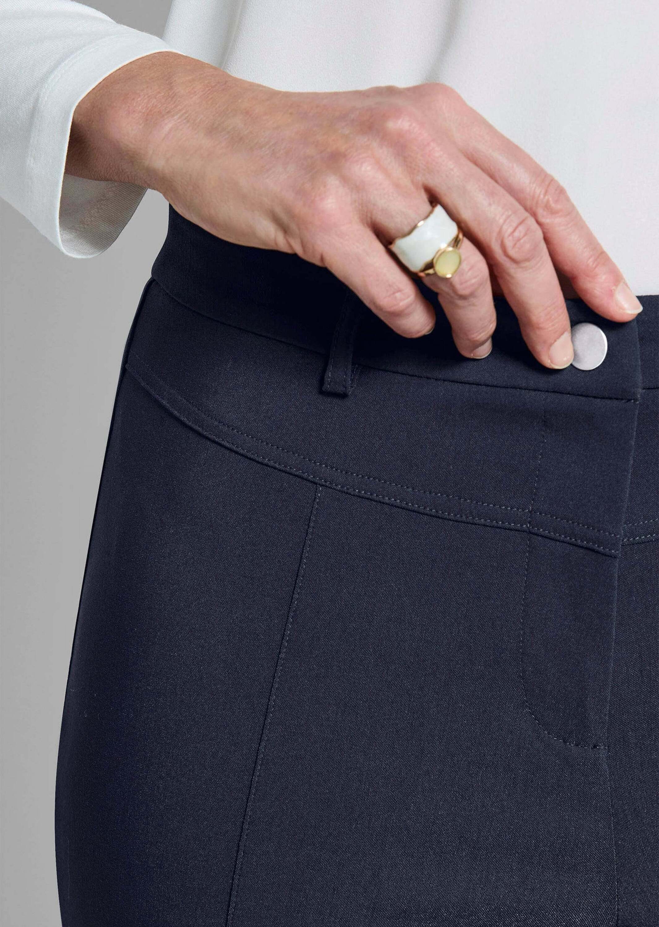 GOLDNER Stoffhose »Kurzgröße Bengalinhose mit Längsnähten«  Sattel im Vorderteil