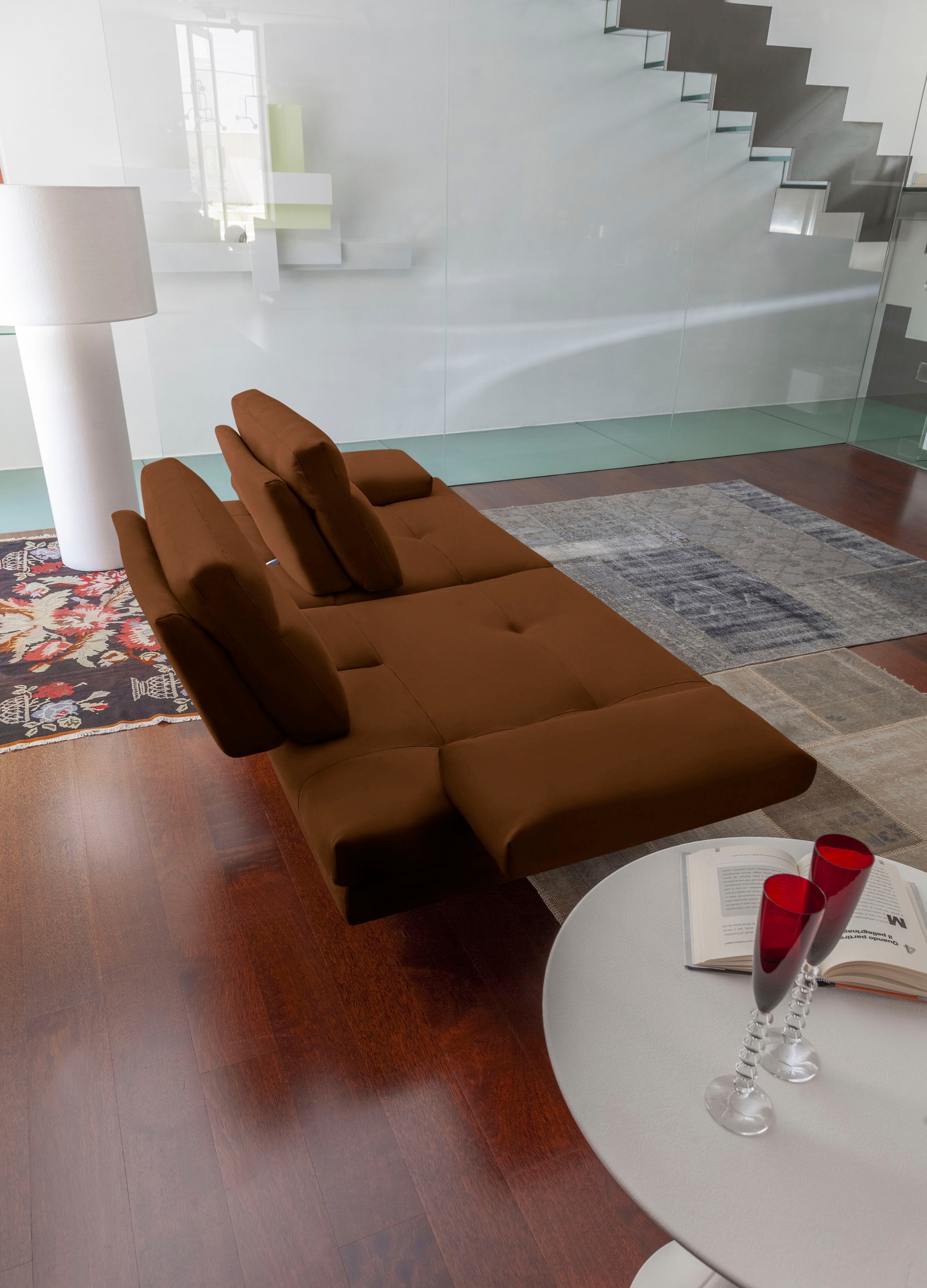 CALIA ITALIA 3-Sitzer »Toby Wing, Designsofa mit hohem Sitzkomfort, bequem und elegant«, inklusive Sitztiefenverstellung, Füße in Chrom glänzend