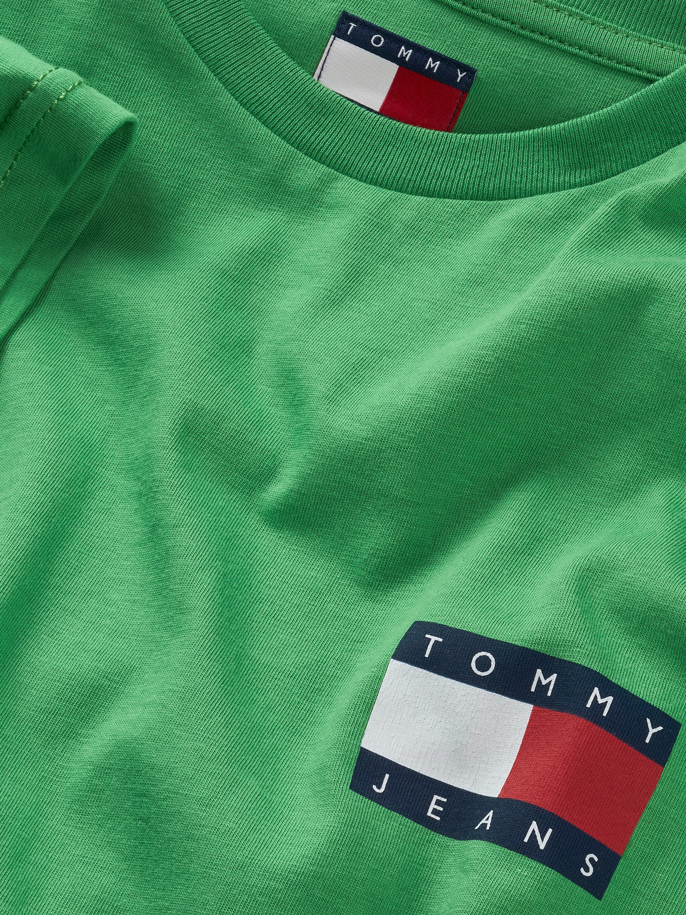 Tommy Jeans T-Shirt »TJM SLIM ESSENTIAL FLAG TEE EXT«, Mit Rundhalsausschnitt