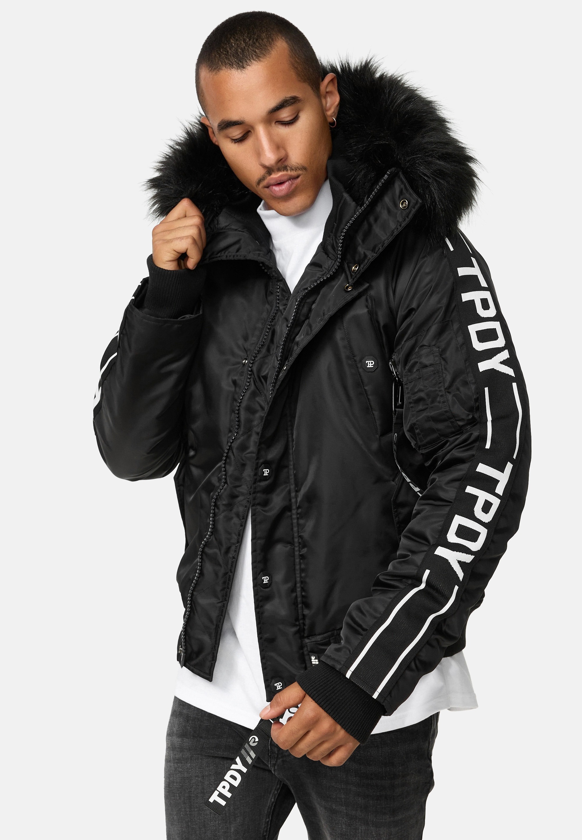 trueprodigy Bomberjacke »Jonathan Kapuze mit Fellimitat Applikation« mit Kapuze