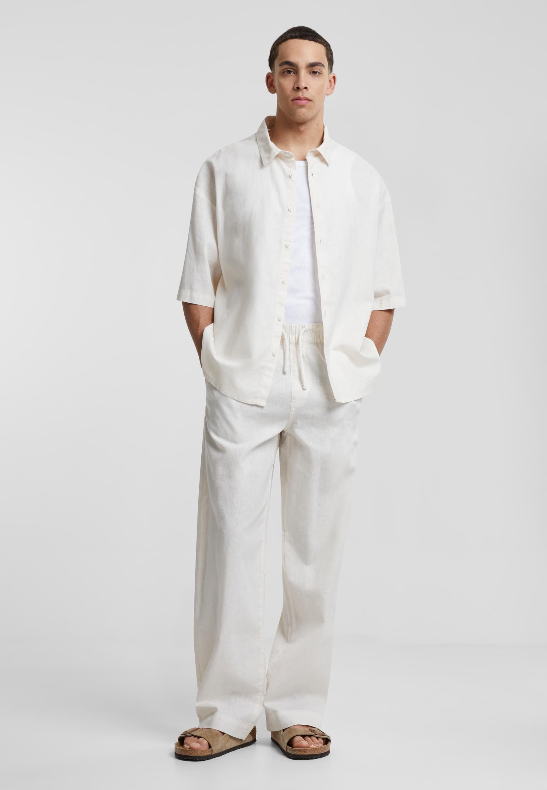 URBAN CLASSICS Stoffhose »Urban Classics Herren Loose Cotton Linen Pants«, (1 tlg.)