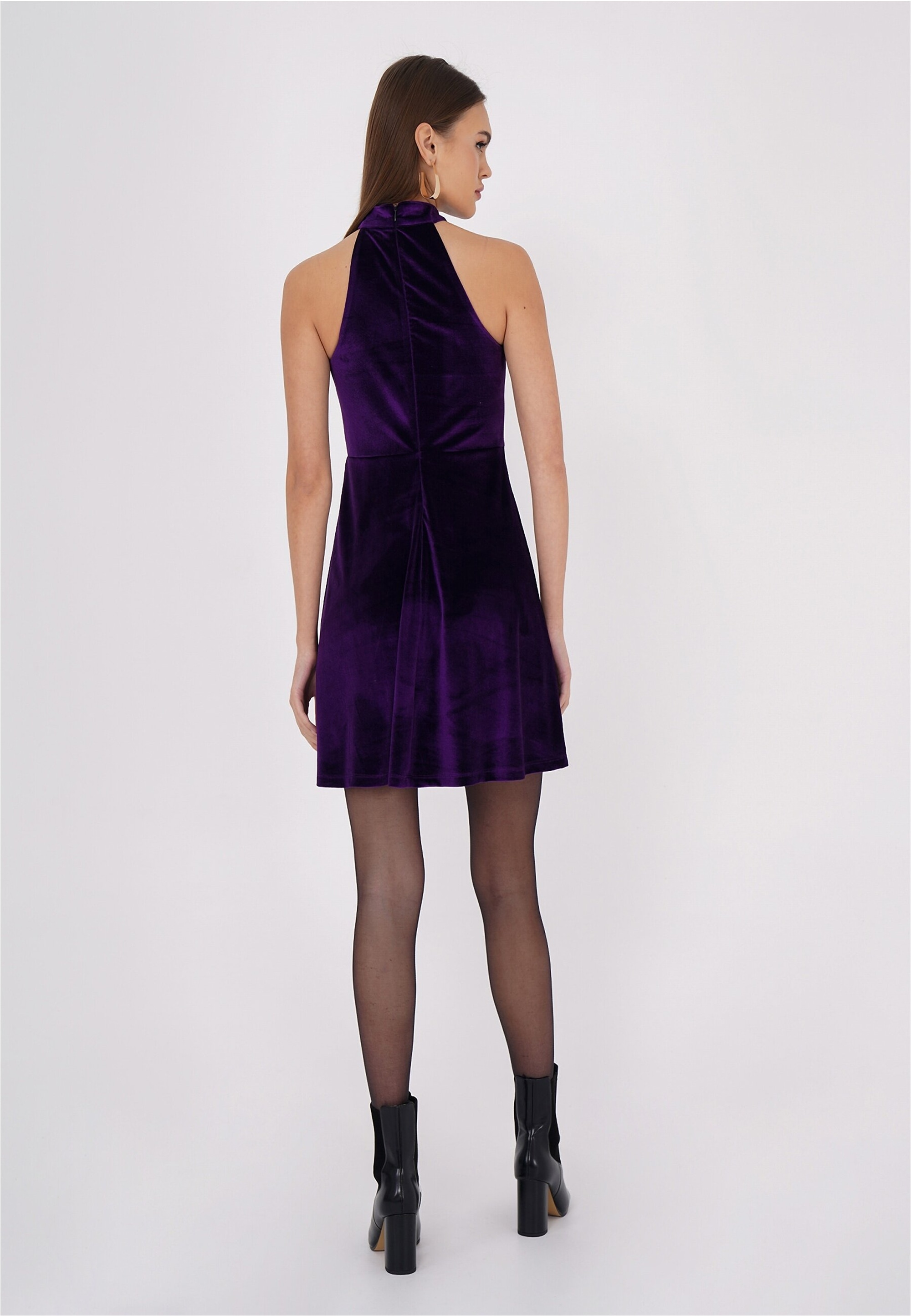 freshlions Jerseykleid »Lolie«, mit raffiniertem Neckholder-Design