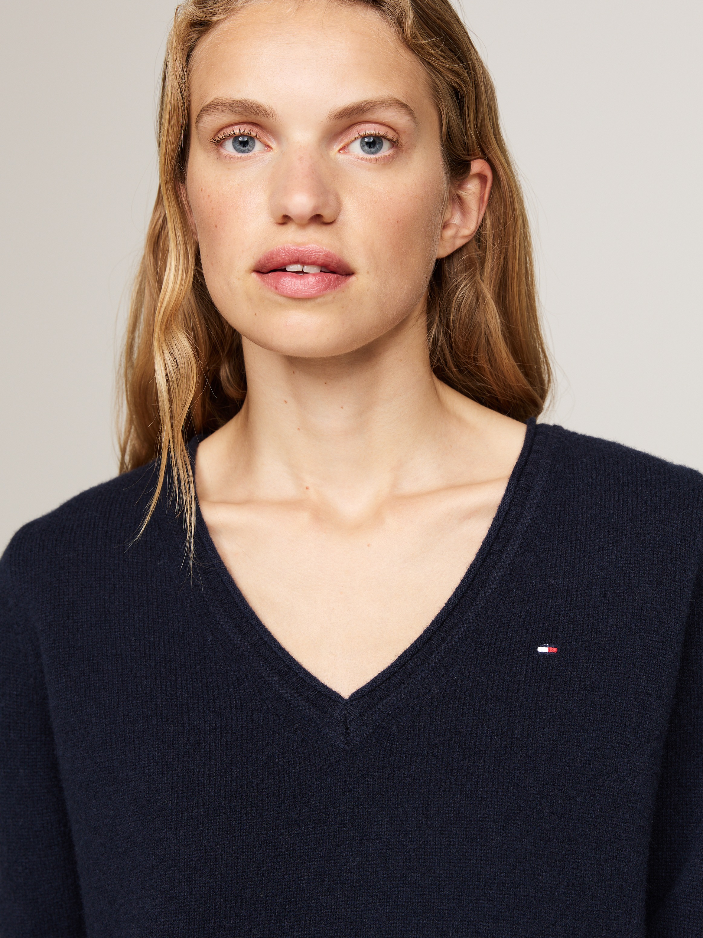 Tommy Hilfiger Strickpullover "SOFT WOOL V-NK SWEATER", mit V-Ausschnitt au günstig online kaufen