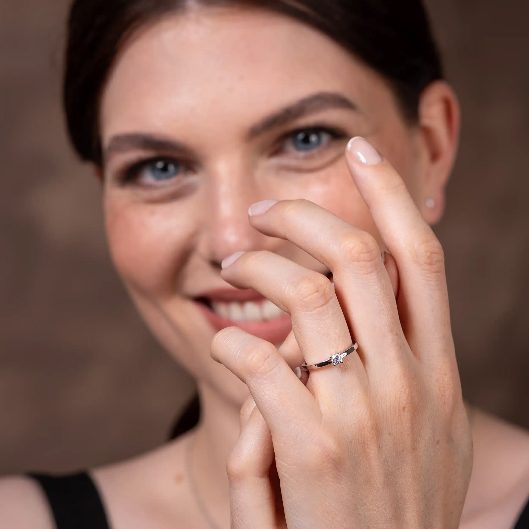 LYOMI Fingerring »585/- Gelbgold 1 synth. Diam. 0,20 ct.«