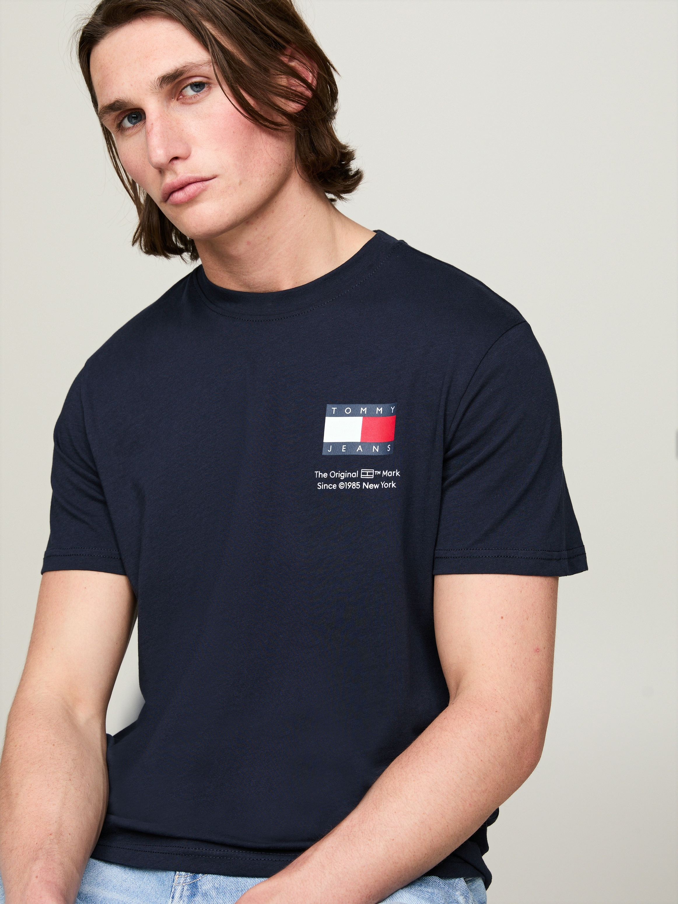 Tommy Jeans T-Shirt »TJM SLIM 2PACK S/S FLAG DNA TEE«, mit großem Logodruck auf der Brust