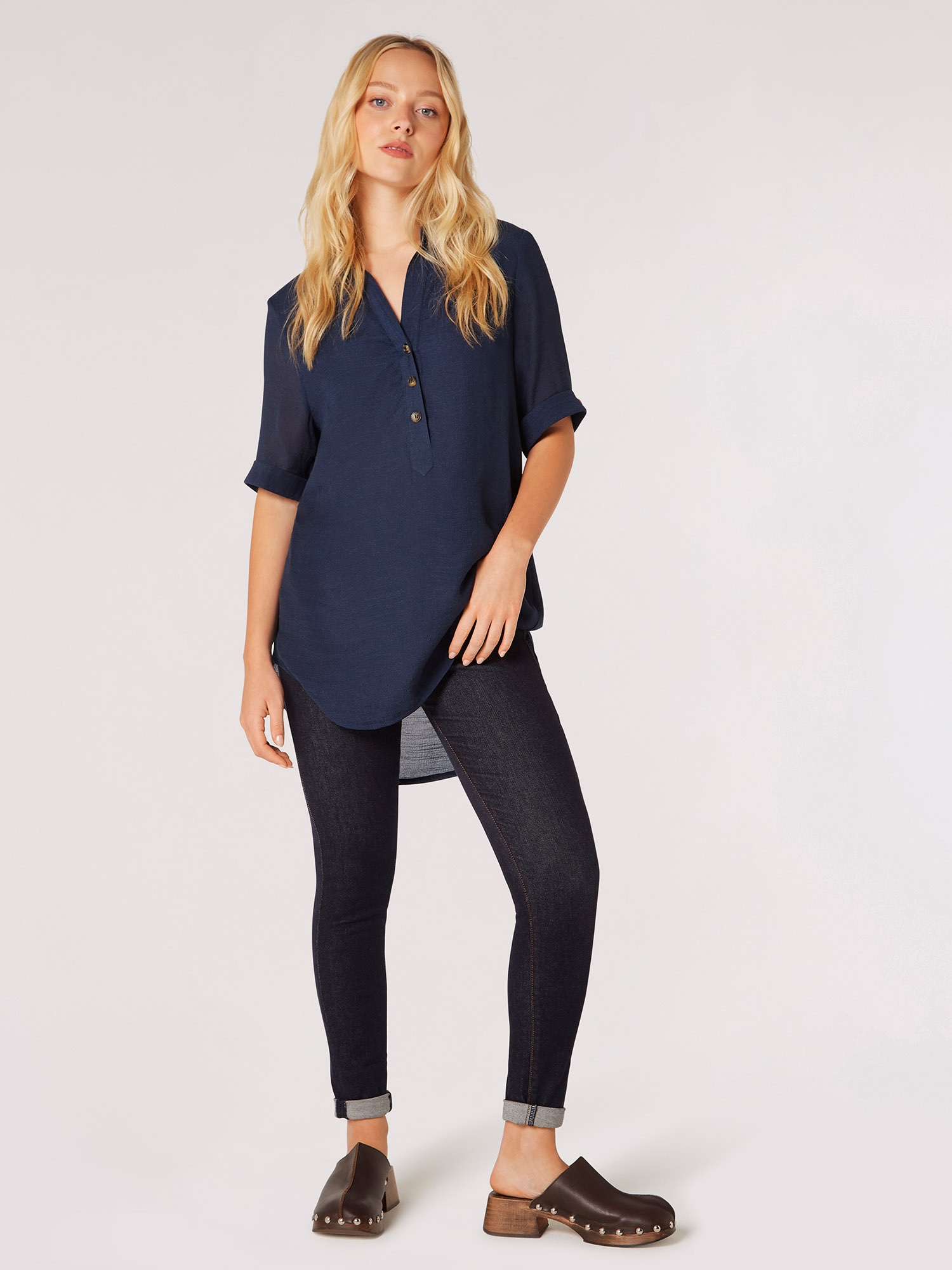 Apricot Kurzarmbluse »Bluse« mit Zierknöpfen