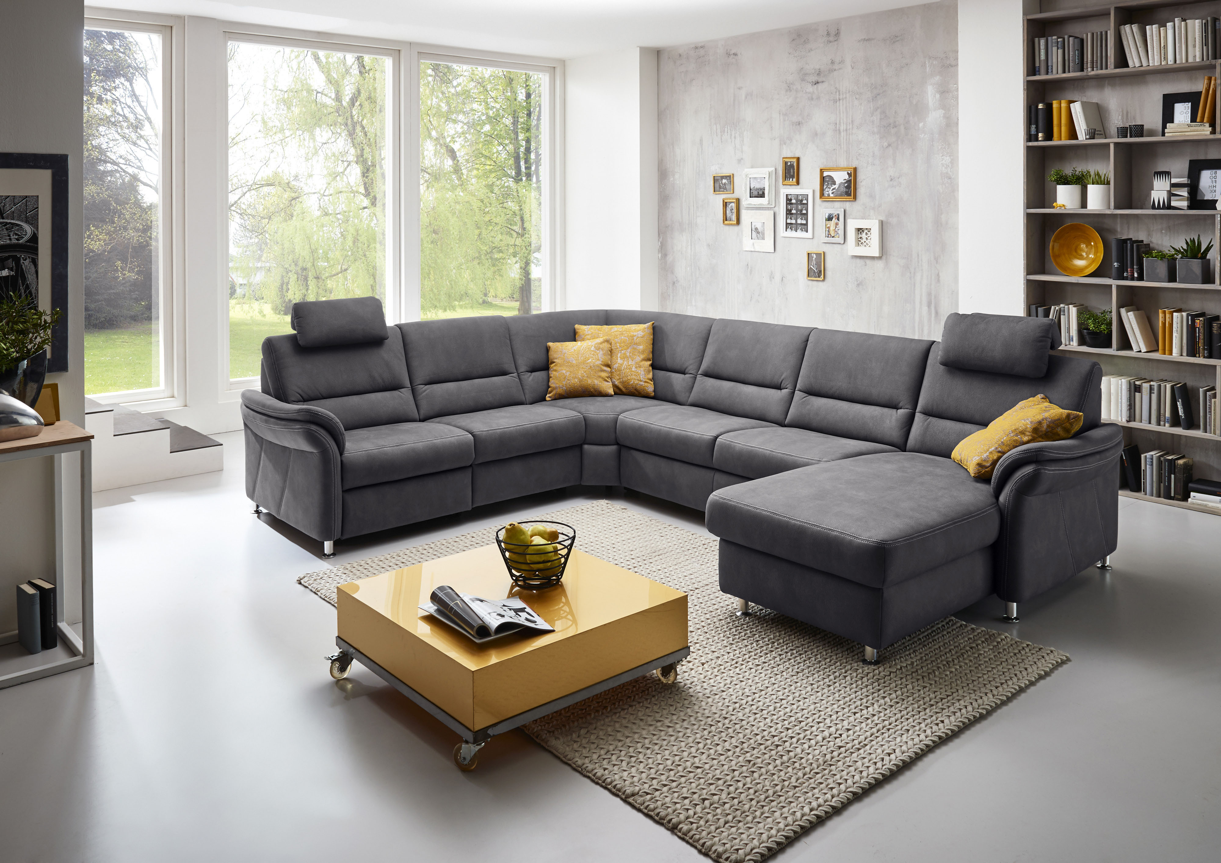 Die PlanBar Wohnlandschaft "ZE-EM16033 U-Form, Breite 330 cm" wahlweise mit Kopfstützen und Schlaffunktion
