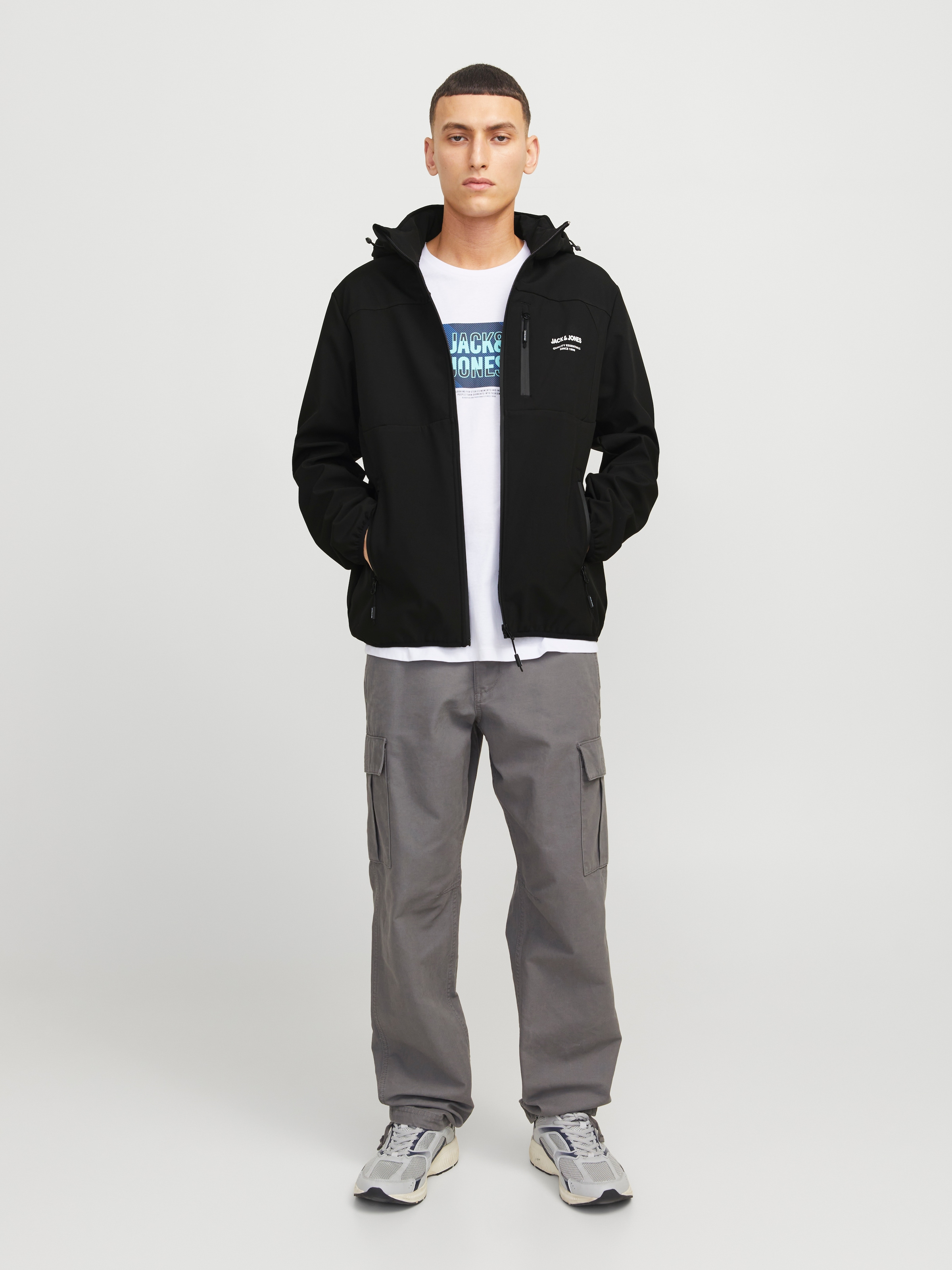 Jack & Jones Softshelljacke »JJTHEO SOFTSHELL JACKET«, mit Kapuze