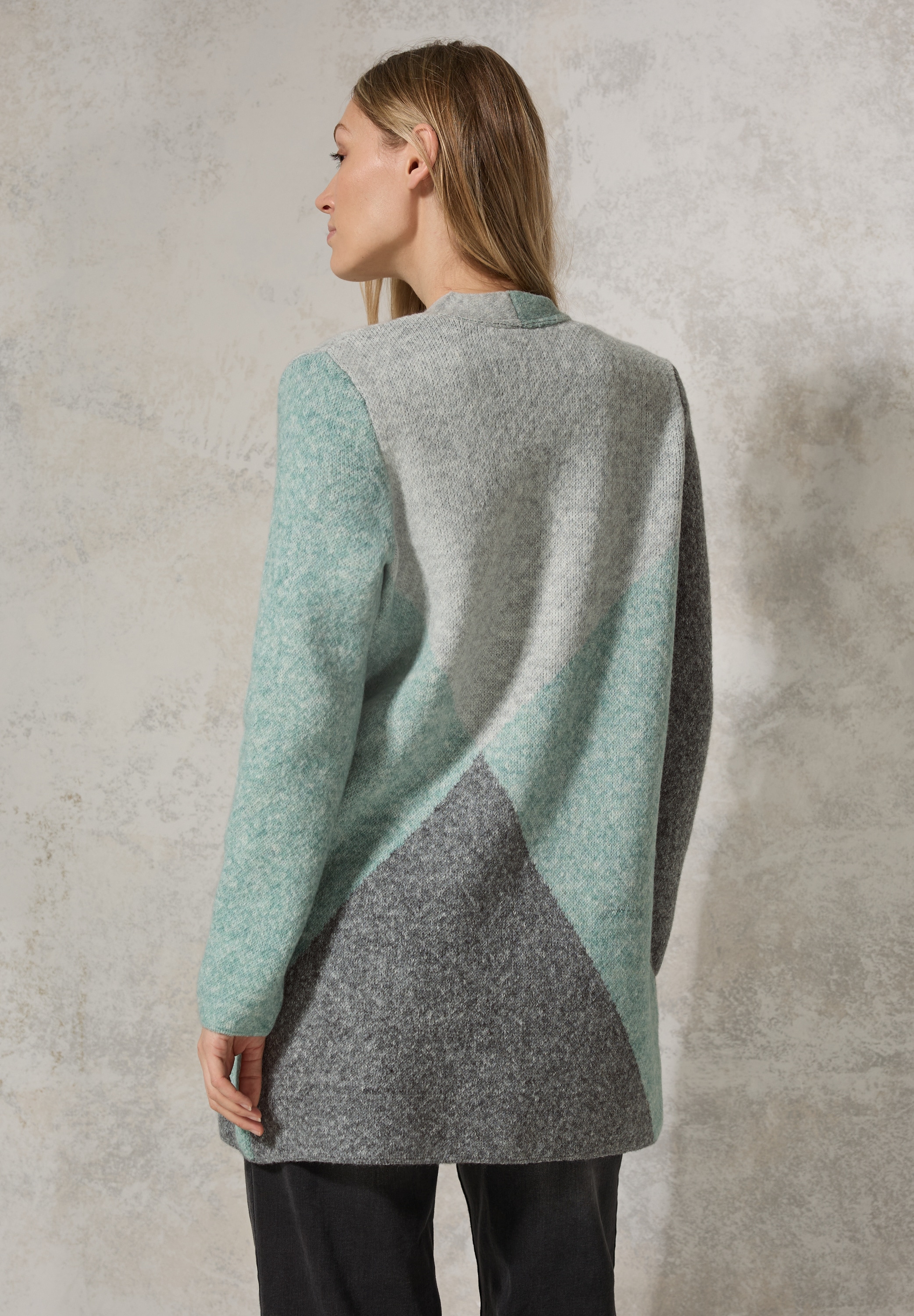 Cecil Cardigan, im angenehmen Materialmix