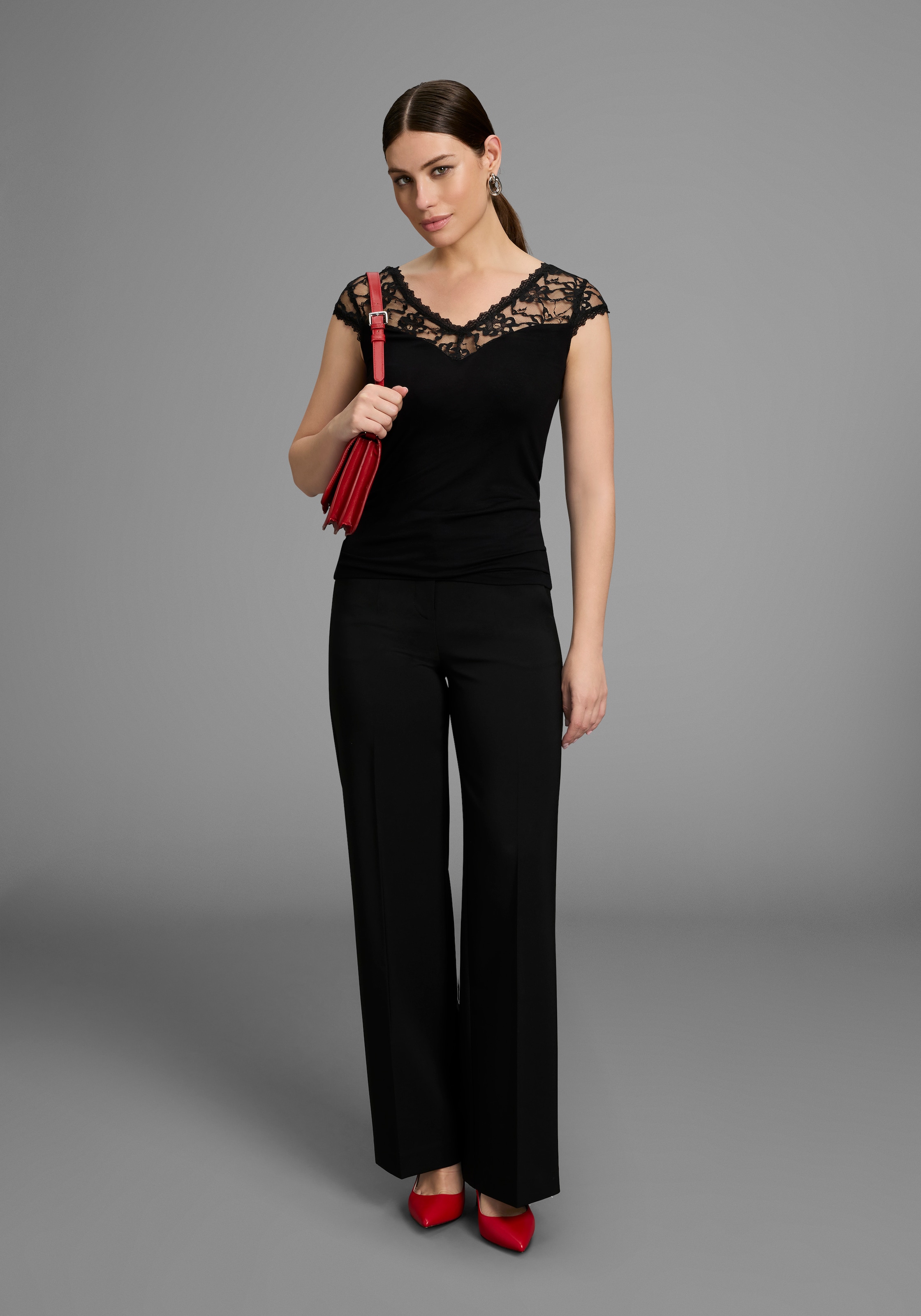 Melrose Spitzenshirt, taillierter Schnitt, elastisches Material, mit Spitzenband