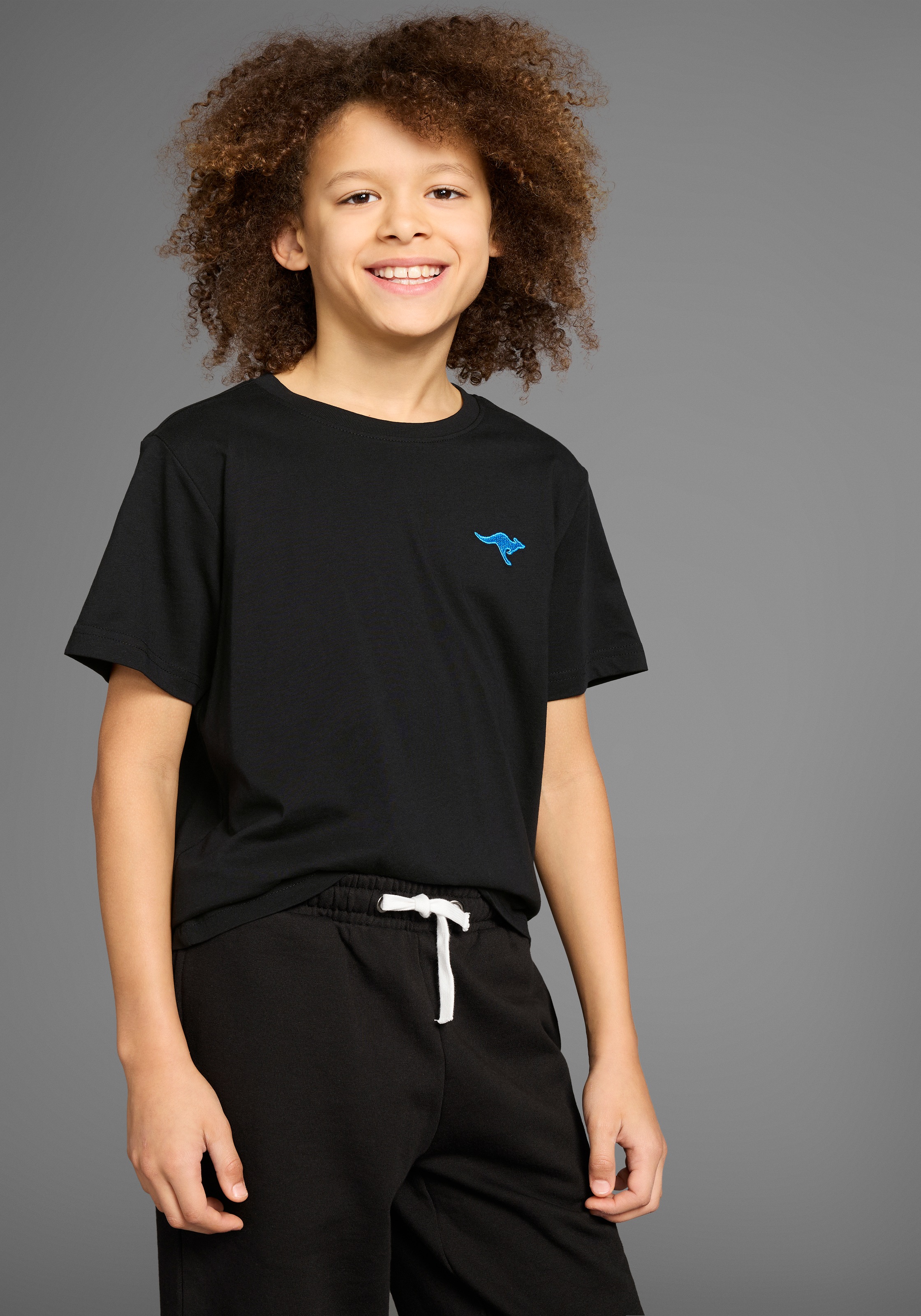 KangaROOS T-Shirt »2er Pack T-Shirts mit kleiner Stickerei«, (Packung, 2 tlg.), 2 T-Shirts mit Stickerei