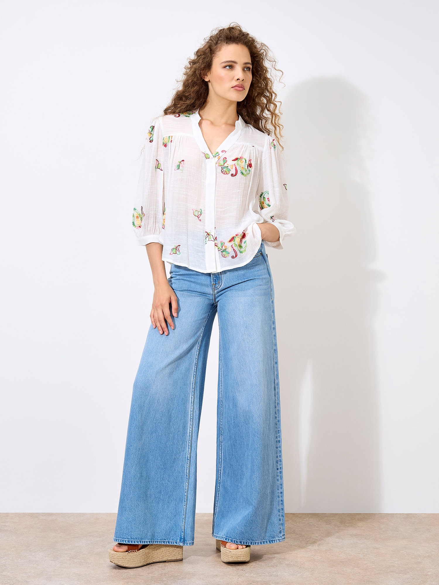 Apricot Blusentop »Bluse mit Blumen- und Paisley-Muster« mit Stickerei