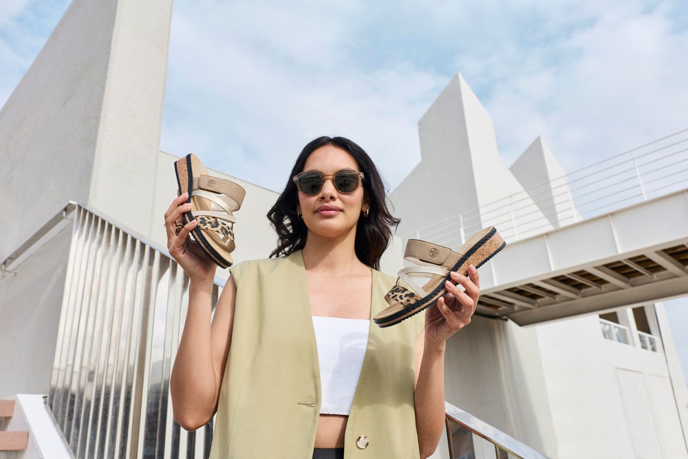 Rieker Pantolette Keilabsatz, Sommerschuh, Schlappen mit Klettriemchen günstig online kaufen