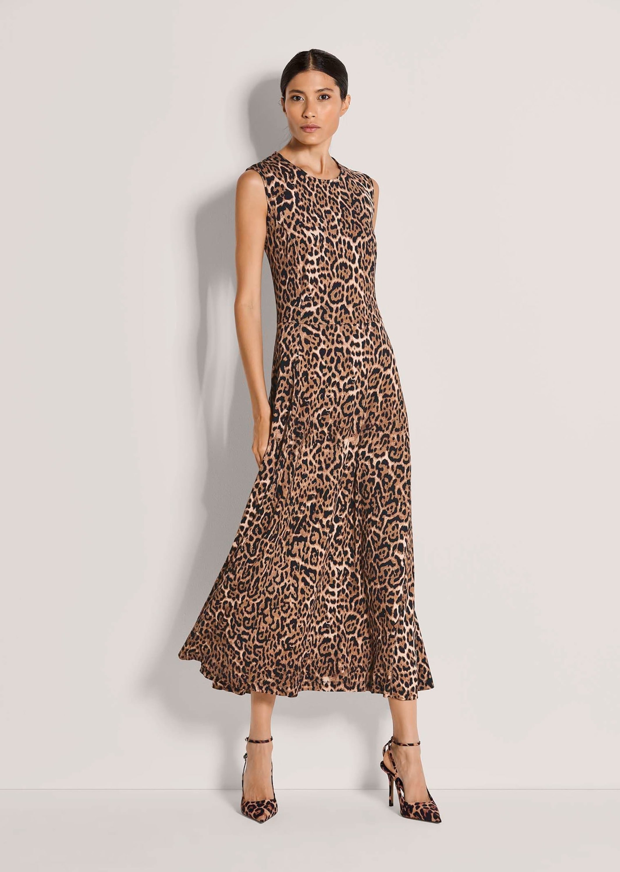 MADELEINE Midikleid »Maxikleid Sommerkleid mit Animalprint« Taillennaht