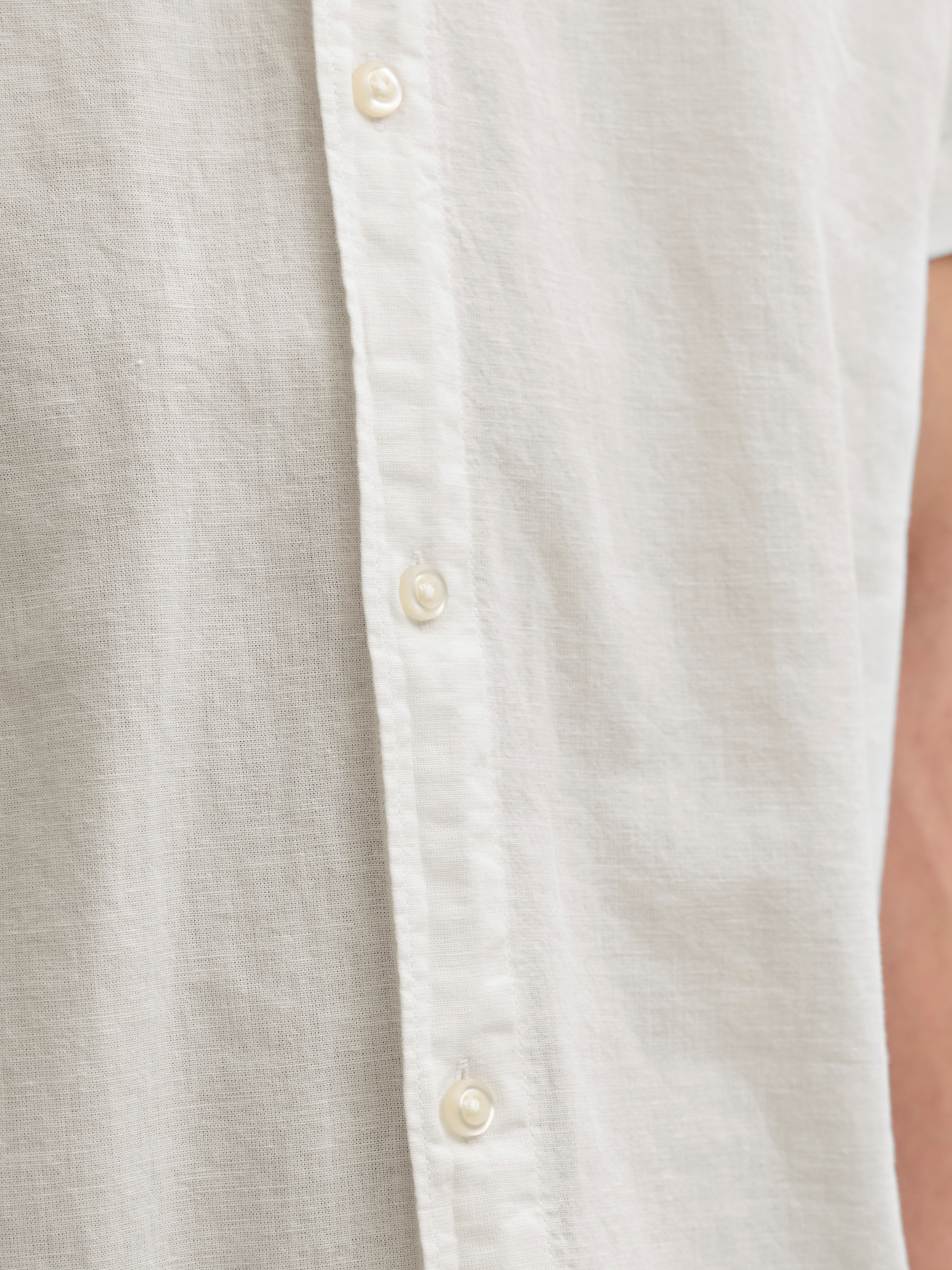 Thumbnail - Jack & Jones Kurzarmhemd "JJEBREEZE LINEN BLEND SHIRT S/S SN" mit Leinen