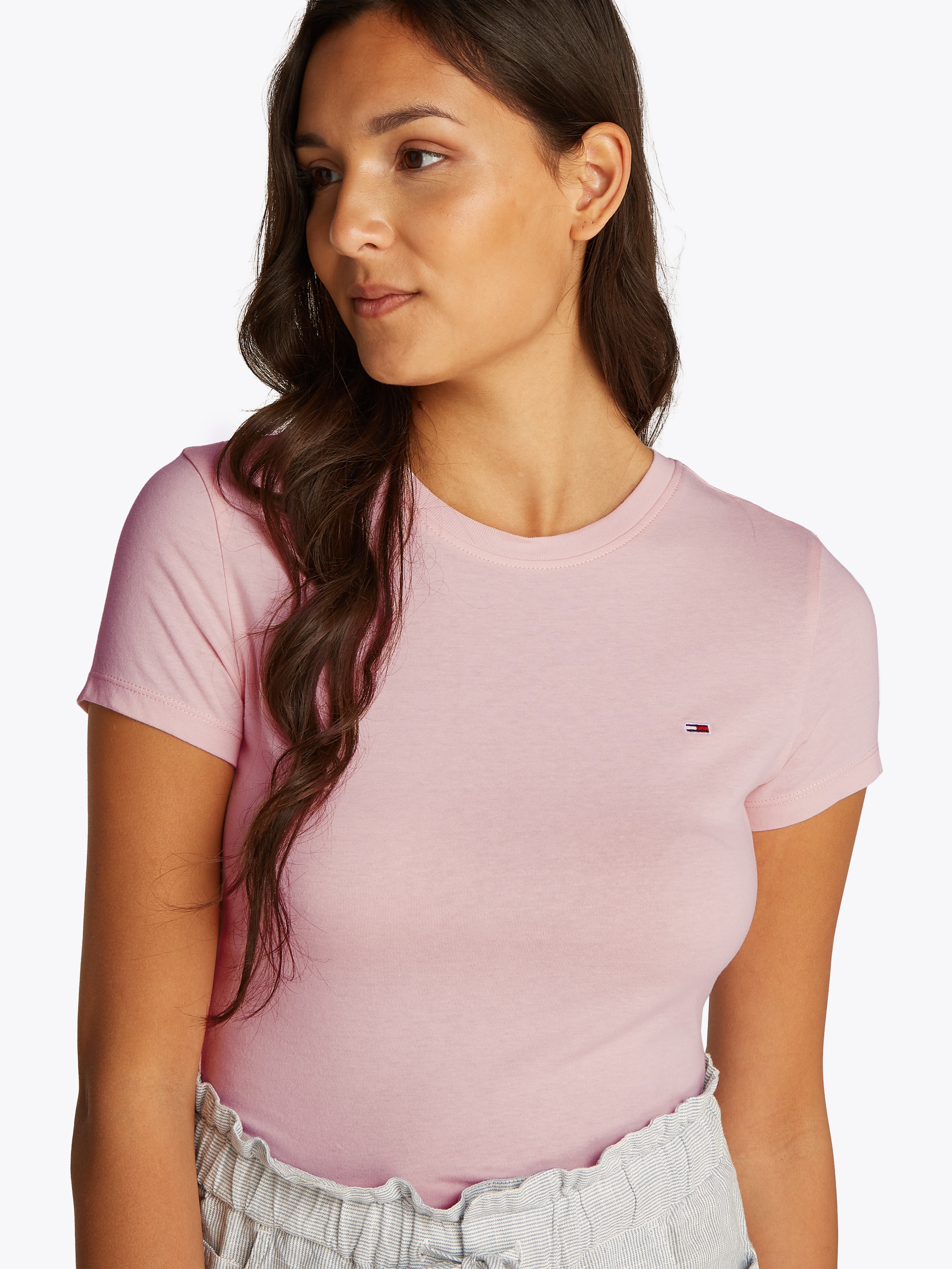 Tommy Jeans Kurzarmshirt "TJW SLIM C-NECK TEE" mit Logo-Stickerei günstig online kaufen