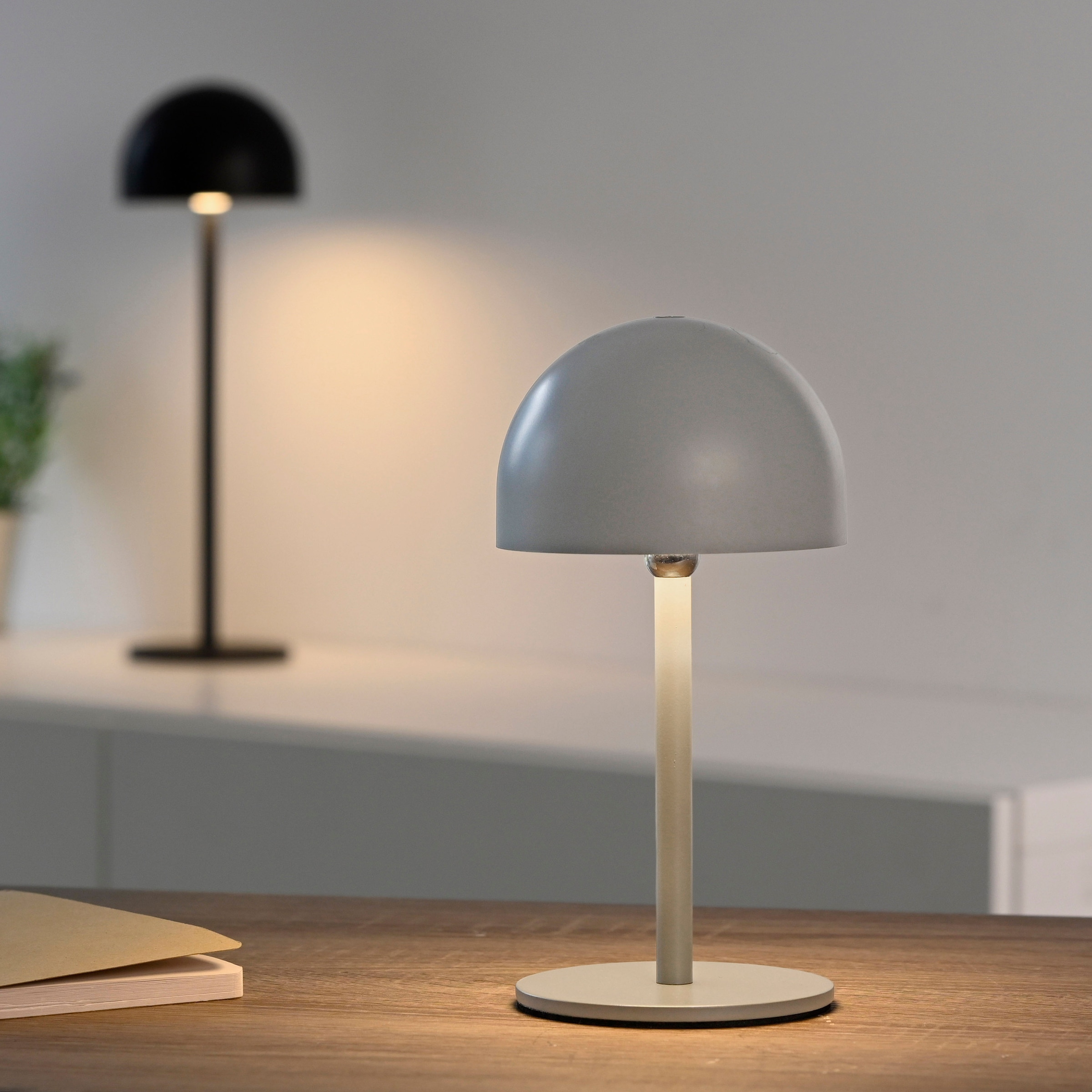 OTTO home Tischleuchte »Akku Tischlampe Gerrin Indoor Outdoor, magnetischer Flaschenaufsatz« LED-Board Warmweiß Pilzlampe Flaschenaufsatz, Regulierung der Lichtstärke, Pilz, Lampe