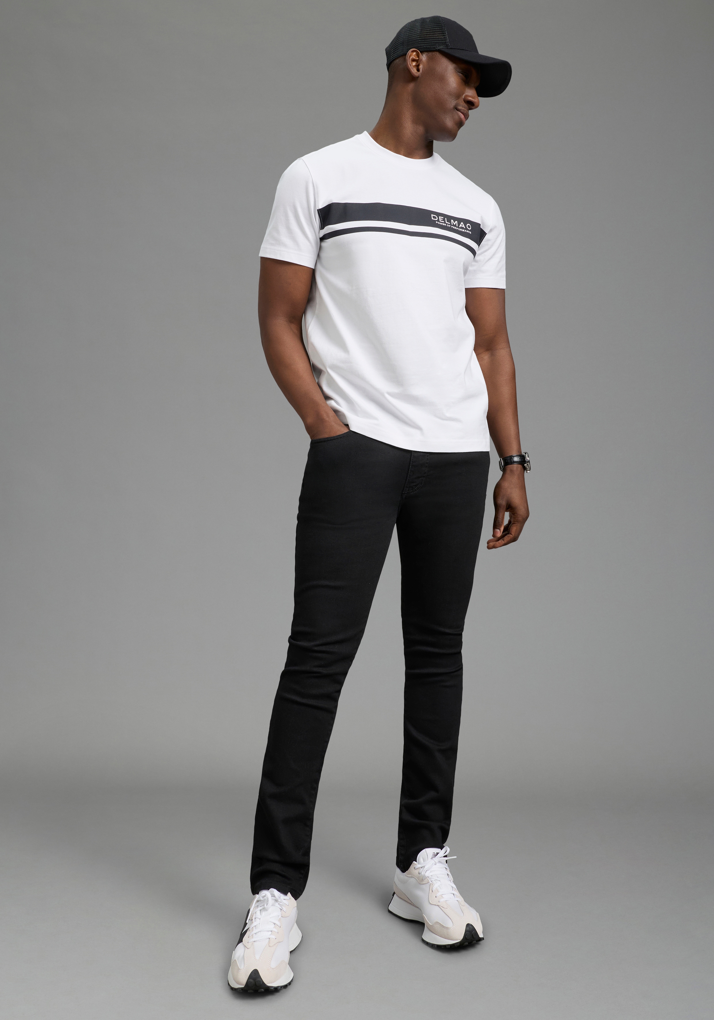 DELMAO Rundhalsshirt "Neue Kollektion" Kurzarm, mit Rundhalsausschnitt, normale Passform, Casual-Stil