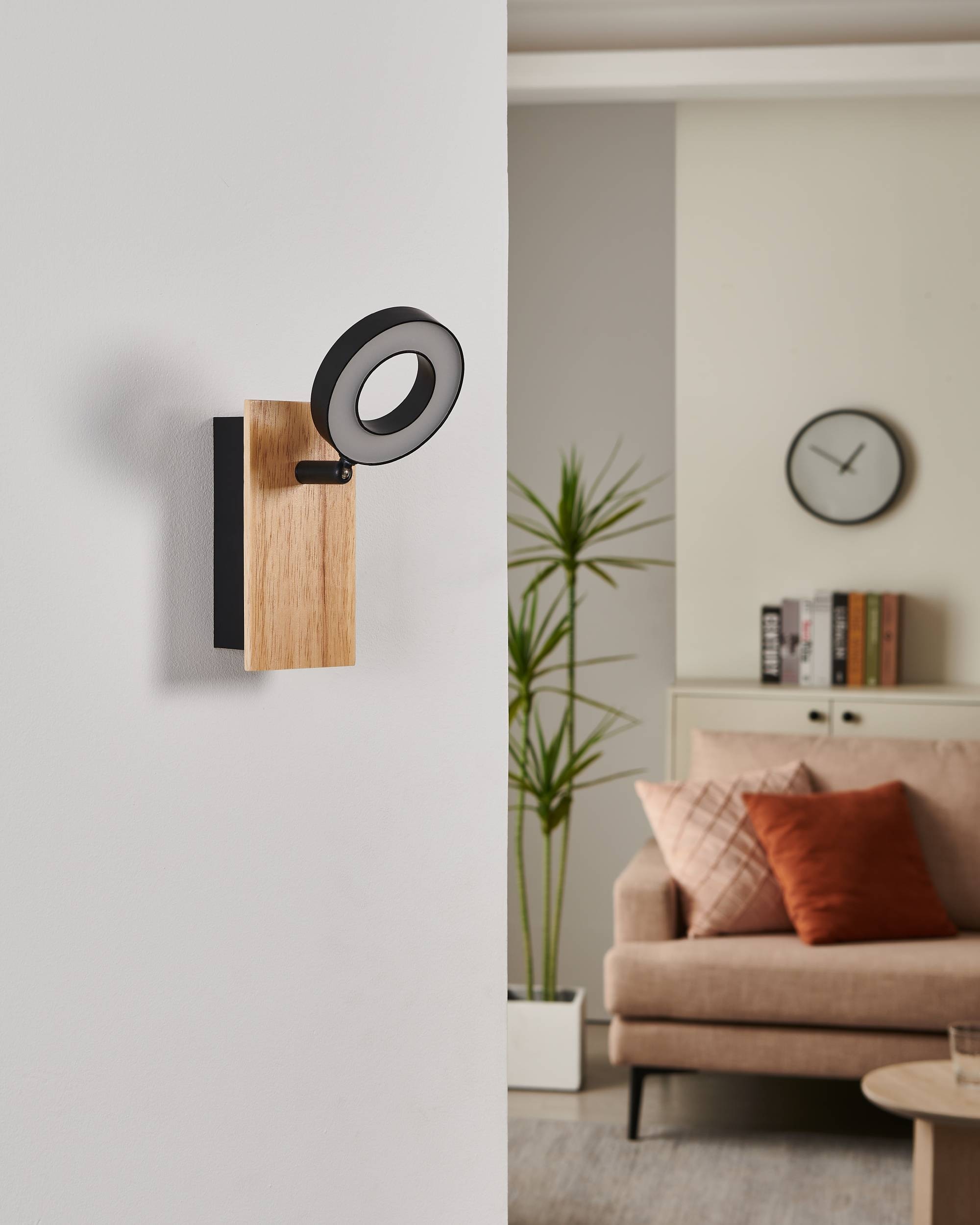 EGLO Deckenleuchte »Rielves Deckenlampe, Holz und Metall, Spotbalken schwenkbar, Lampe« LED-Modul 1 Stk. Warmweiß Spot - L7 x H15 x AL17,5 cm - braun, schwarz - 1X4,2W inkl.