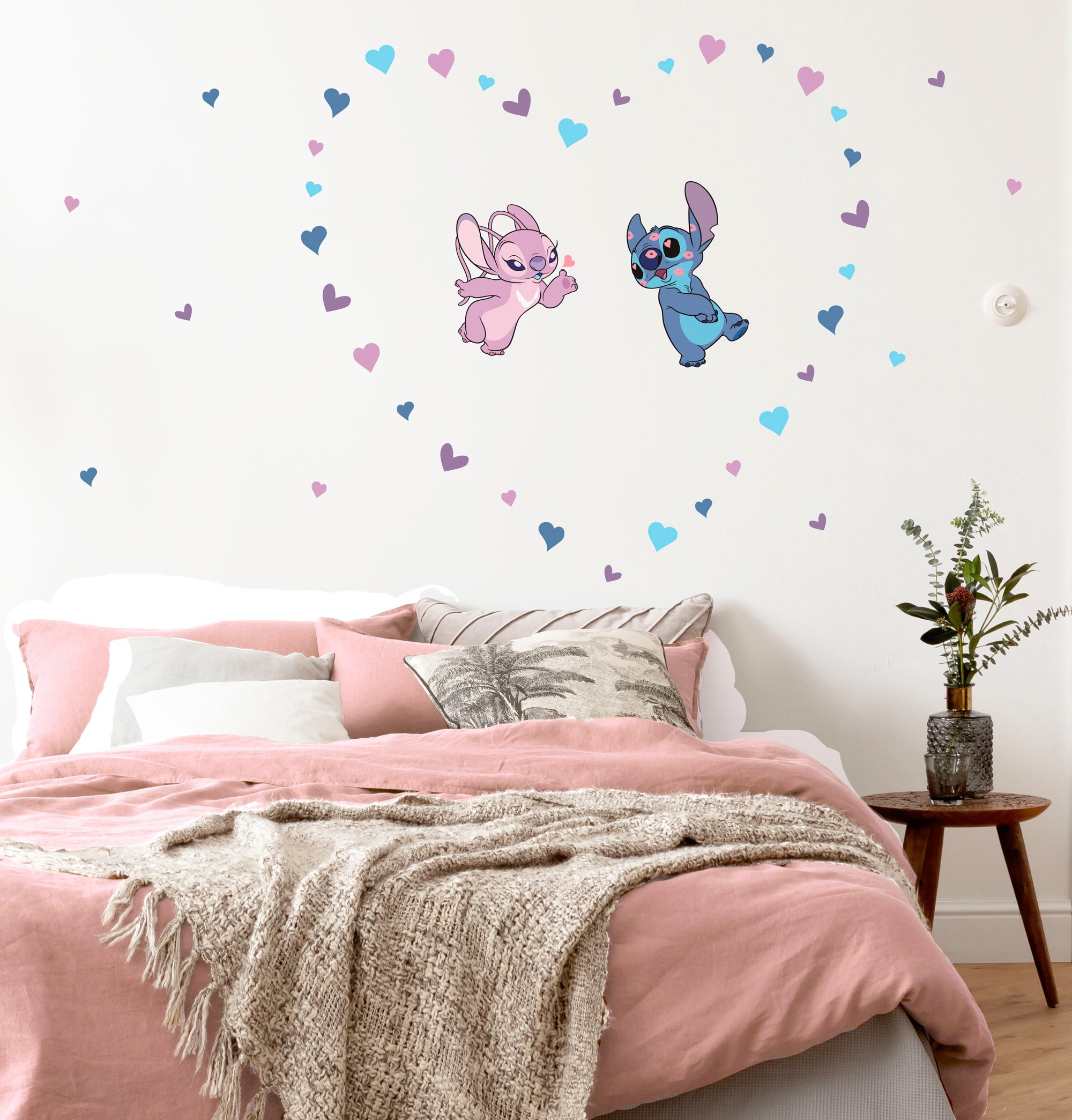 Komar Wandtattoo "Stitch in Love - Größe 50 x 70 cm", (43 St.), selbstklebend, Wandsticker, Kinderzimmer