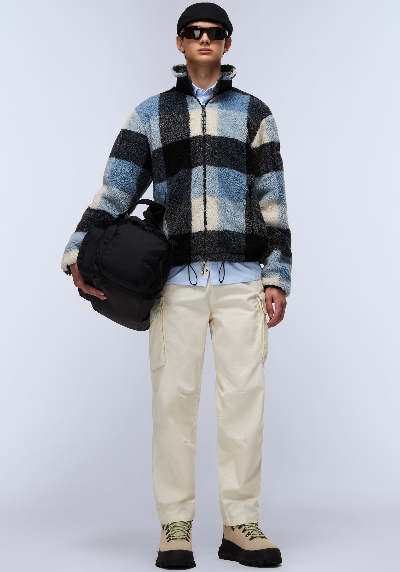 Napapijri Sweatshirt »T-MONTEPIANA«, Regular fit mit Rundhalsausschnitt Stehkragen