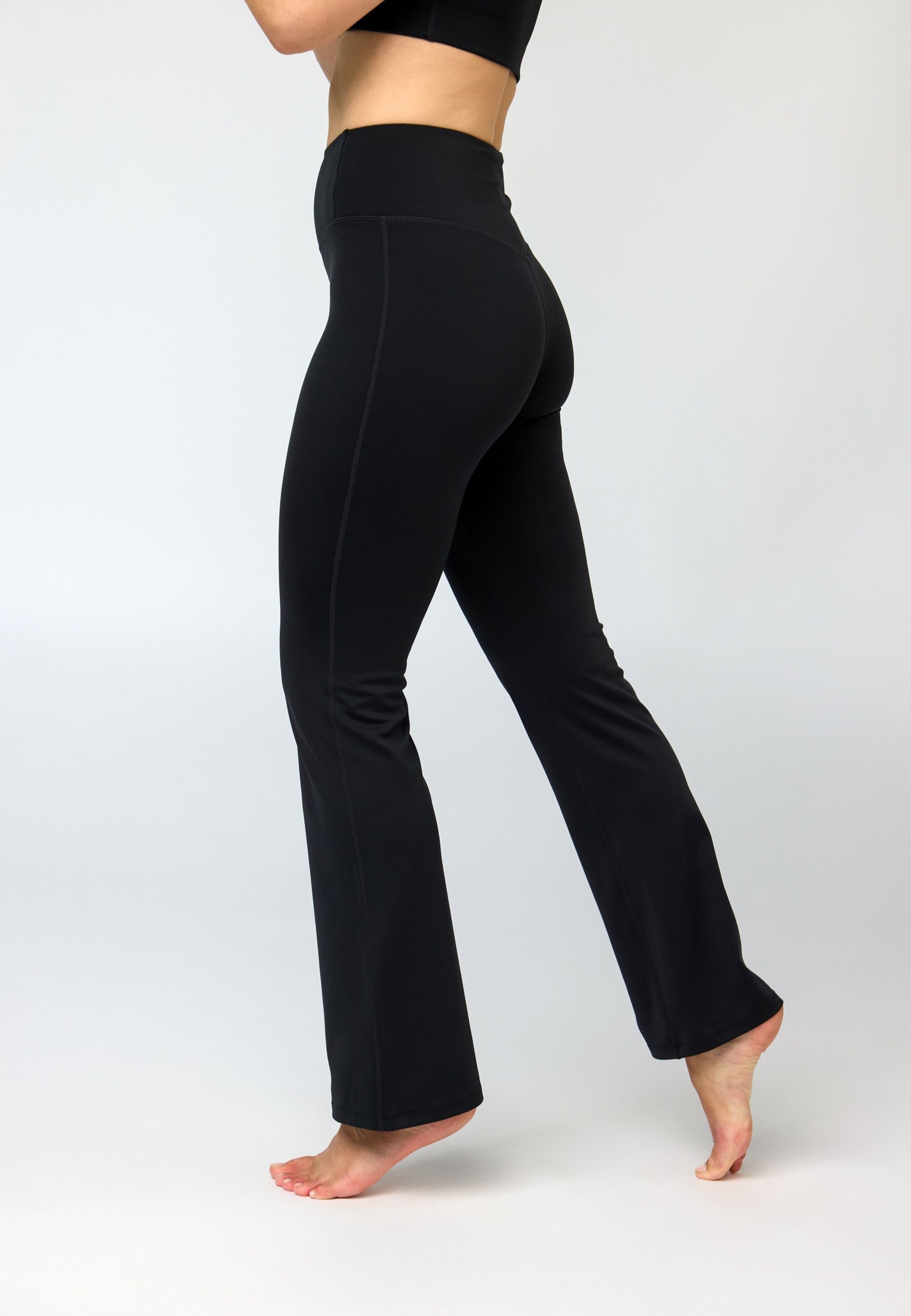 GIRLFRIEND COLLECTIVE Leggings »Girlfriend Collective Float Ultralight Flare Legging«