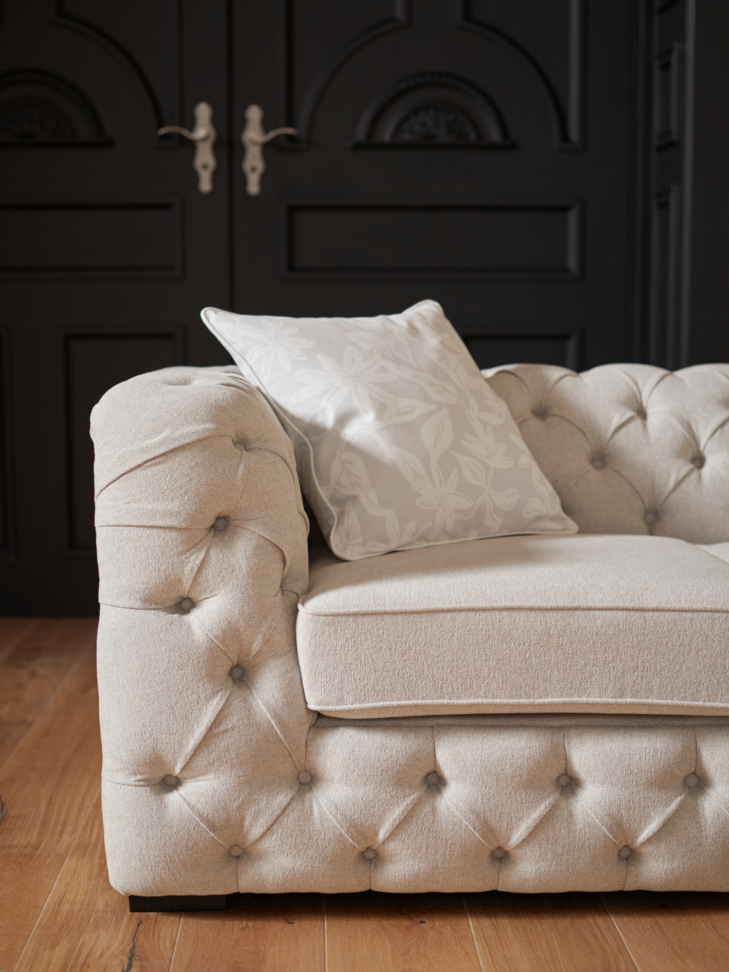Guido Maria Kretschmer Home&Living Chesterfield-Sofa »Kalina«, klassische Chesterfield-Knopfheftung, sehr hochwertige Verarbeitung