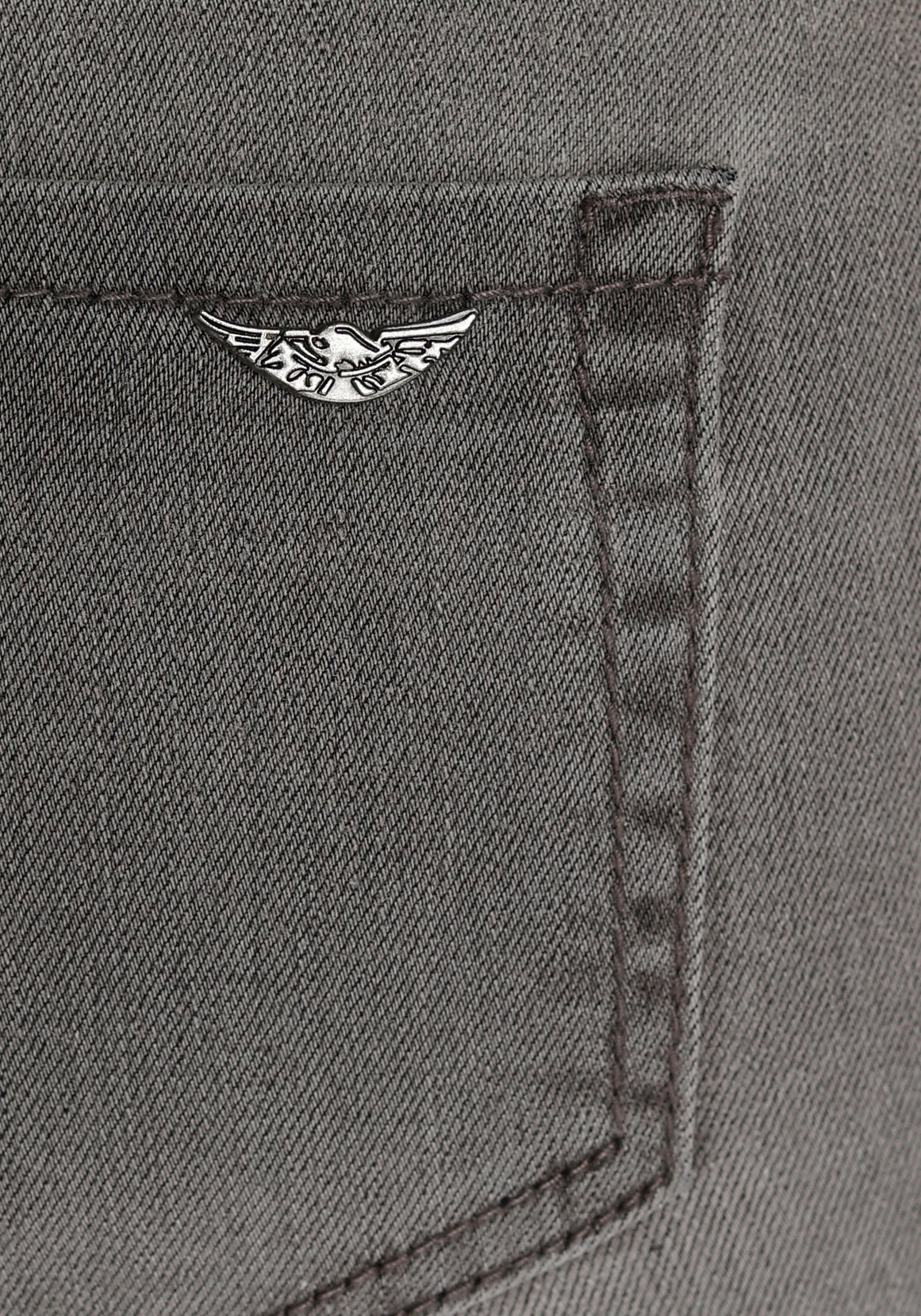 Arizona Jeansshorts »Ultra-Stretch«, extra eng geschnitten, krempelbare Beinabschlüsse
